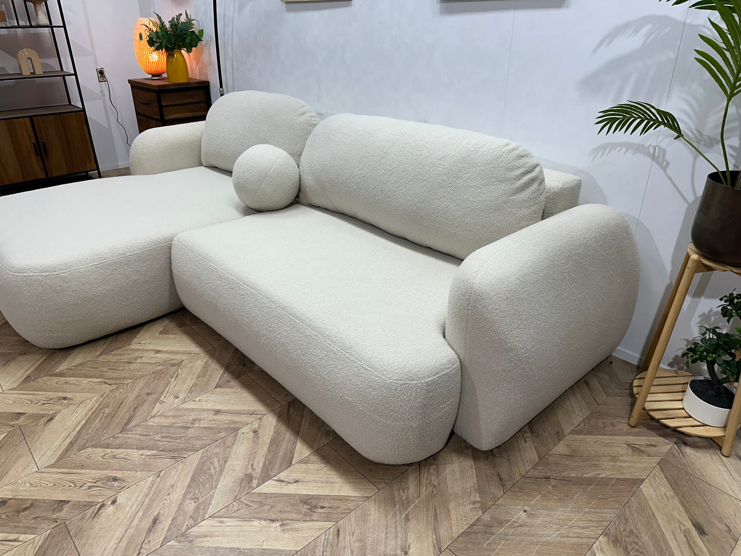 !Showroommodel! Crème Bouclé Stof Hoekbank ~ Losse Rugkussens