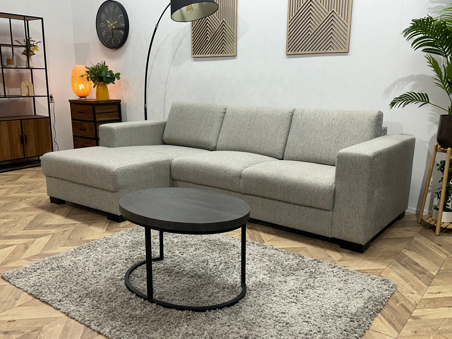 Licht Grijze Hoekbank ~ Losse Rugkussens Met Afneembare Hoezen