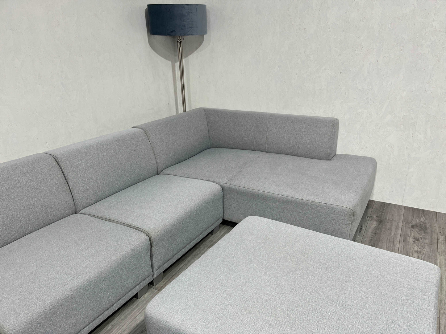 Licht Grijze U Bank Inc. hocker ~ Nieuwstaat