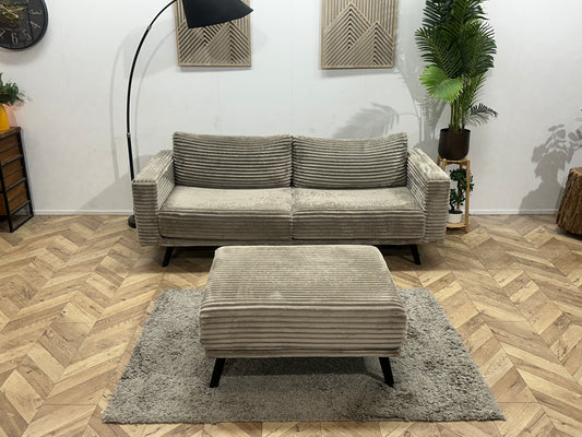 Grijze Ribstof 2.5-Zits Bank Inc Hocker ~ Losse Kussens Met Afneembare Hoezen