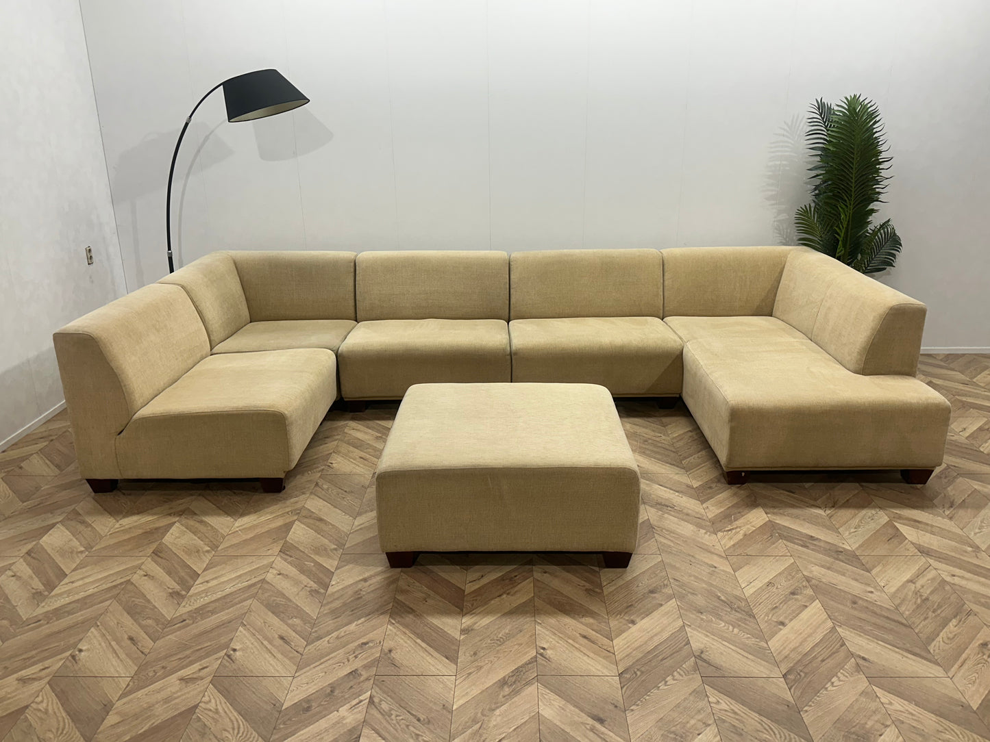 Montèl Beige Ruime U Bank ~ Vaste Kussens