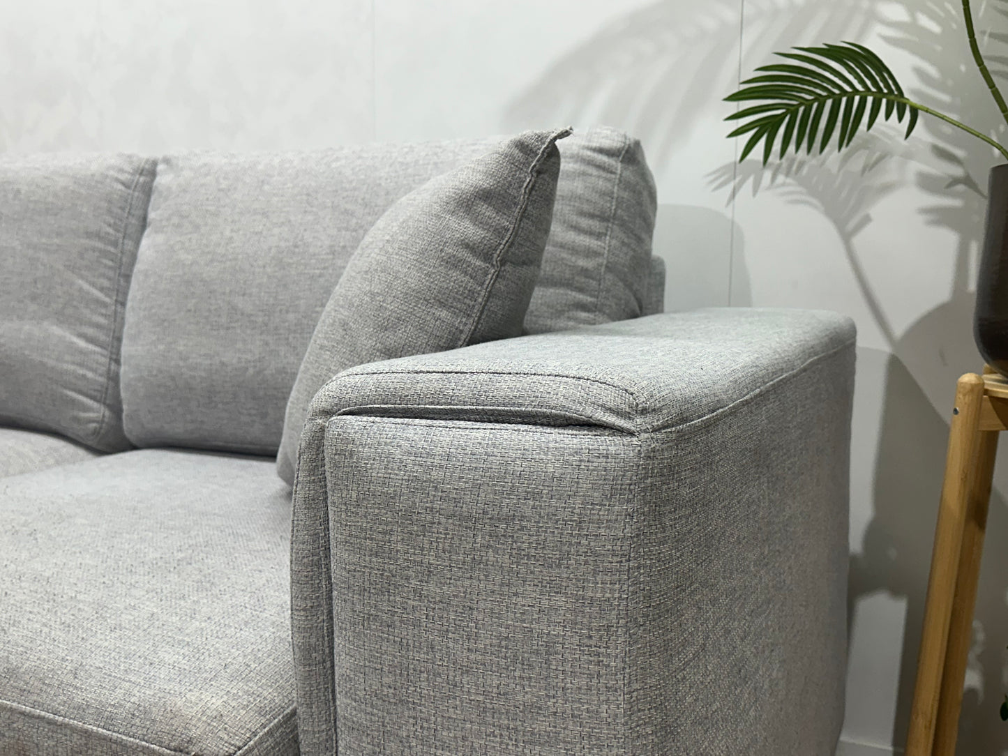 Licht Grijze Hoekbank ~ Losse Kussens Met Afneembare Hoezen