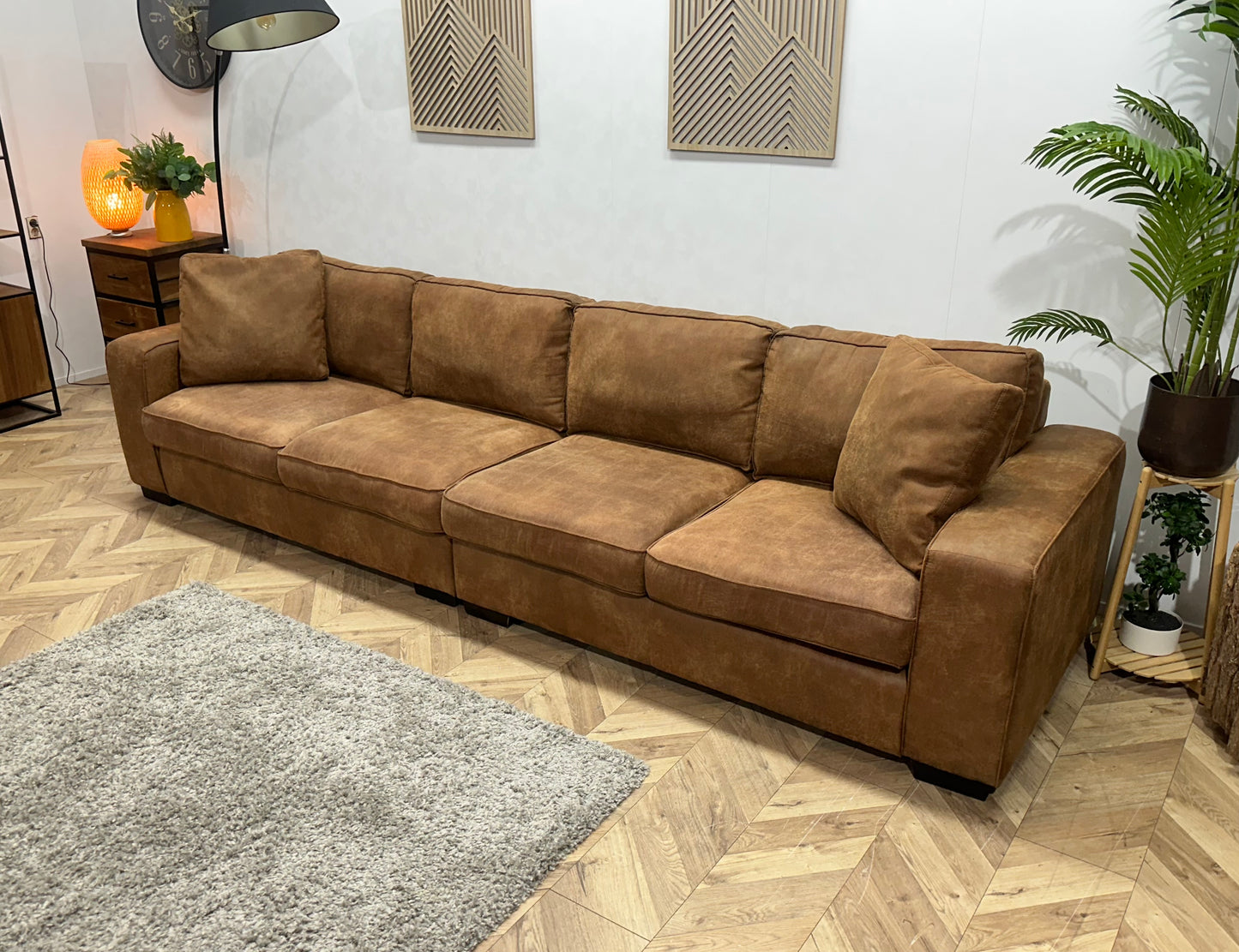 Cognac Bruine Suède Stoffen Rechte Bank ~ Losse Kussens Met Afneembare Hoezen