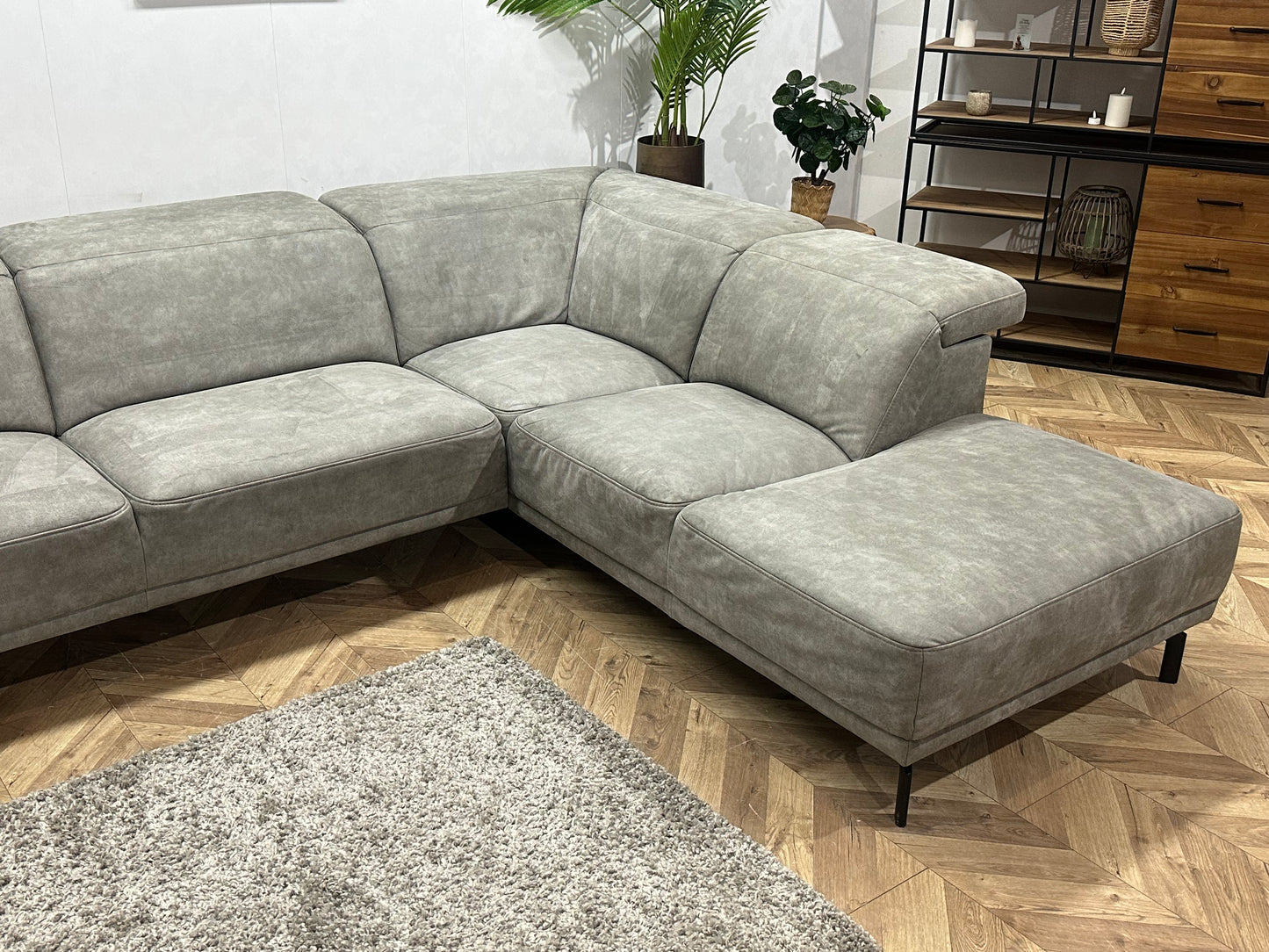 H&H Grijze Suède Stoffen Hoekbank ~ Verstelbare Hoofdsteunen