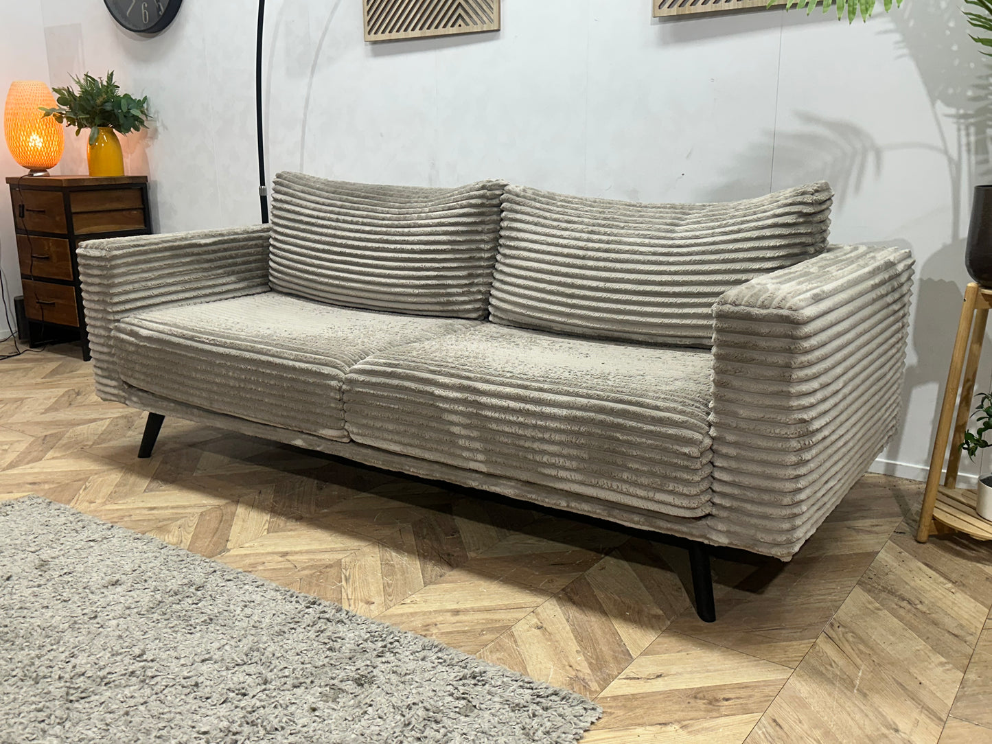 Grijze Ribstof 2.5-Zits Bank Inc Hocker ~ Losse Kussens Met Afneembare Hoezen