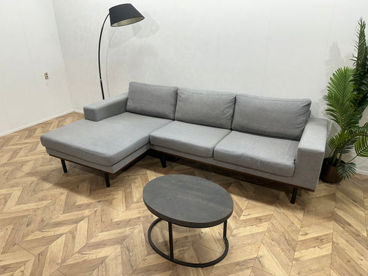 Licht Grijze Hoekbank ~ Losse Kussens Met Afneembare Hoezen