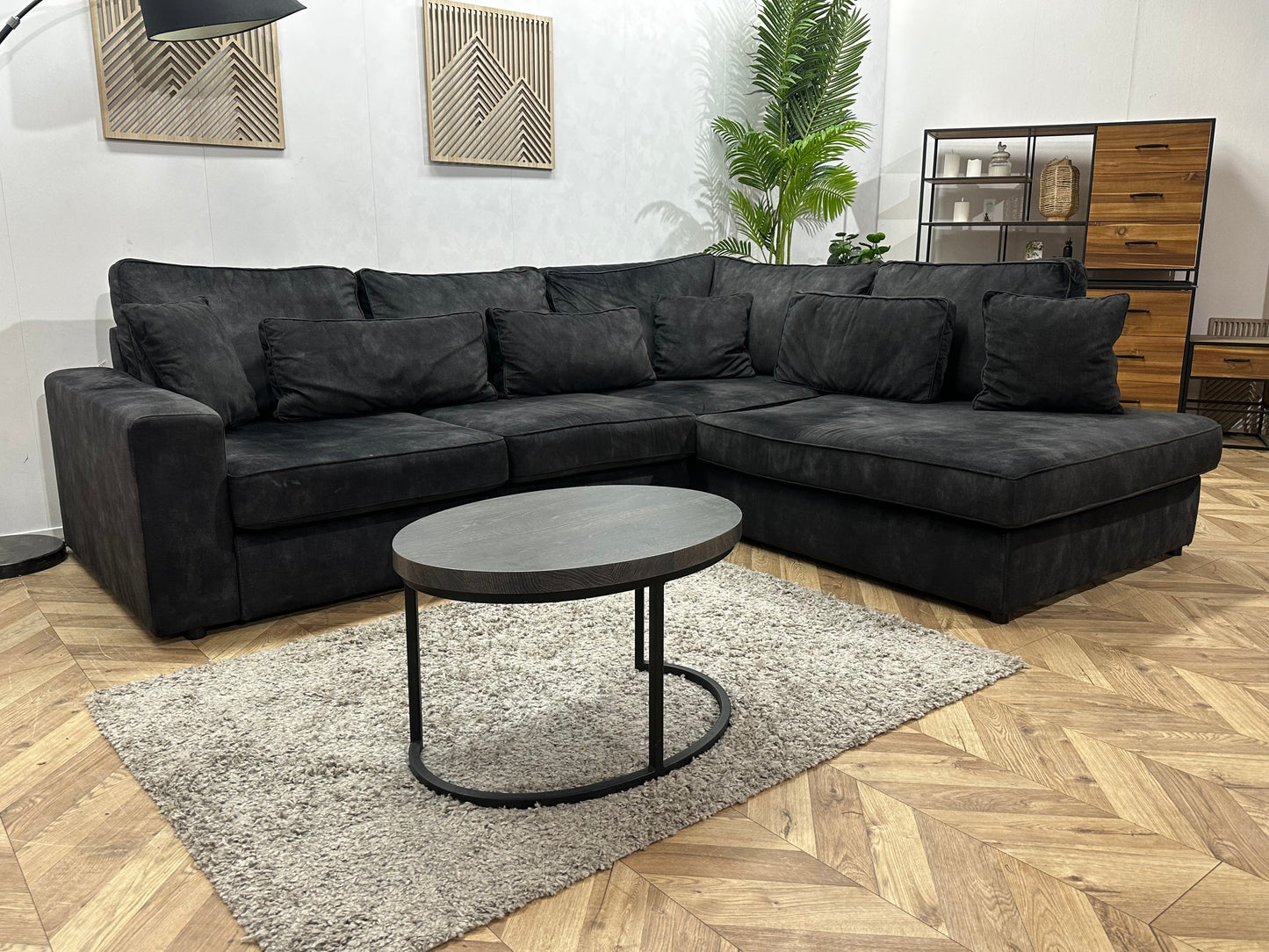 Zwarte Velvet Hoekbank ~ Losse Kussens Met Afneembare Hoezen