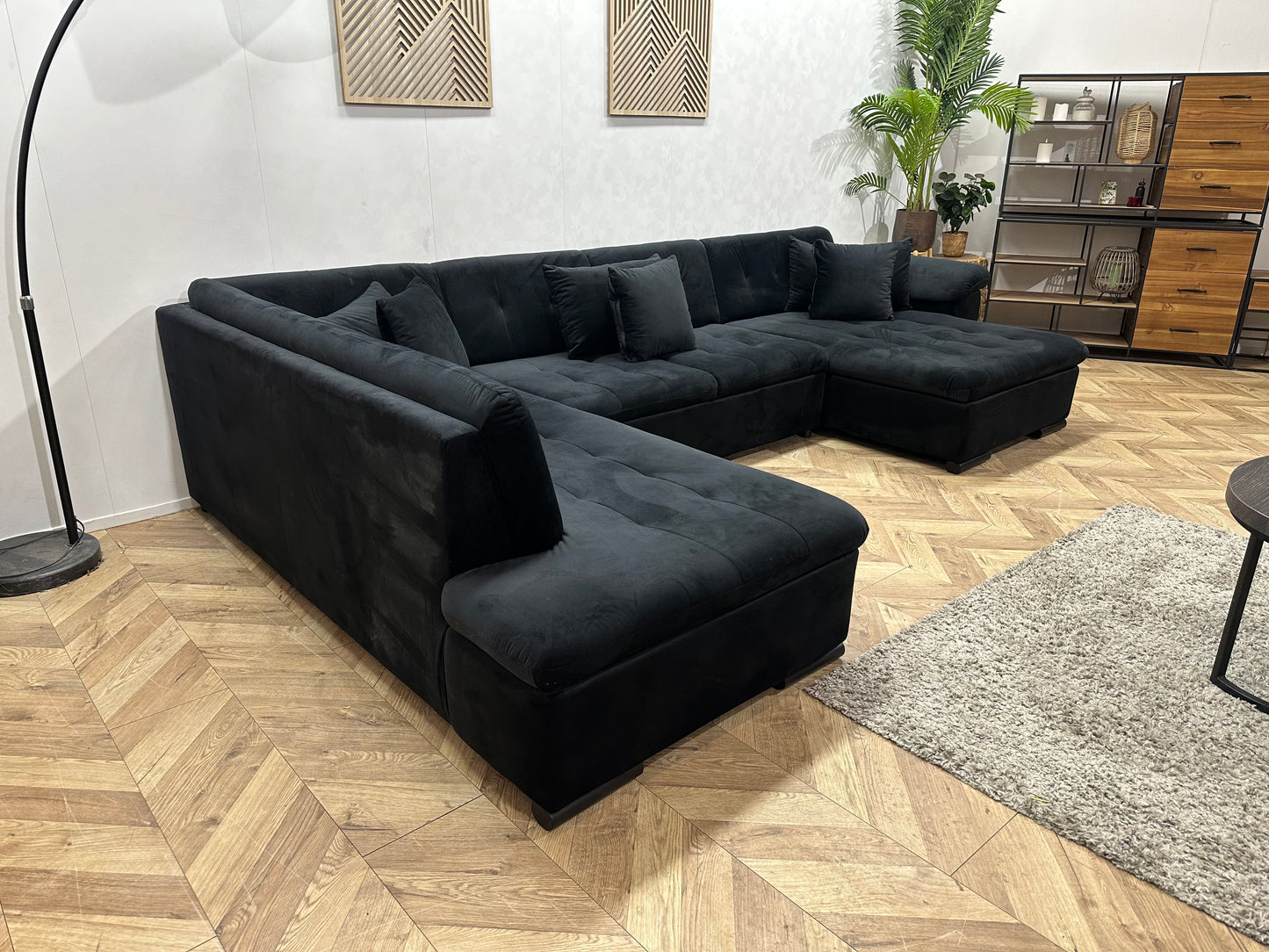 !Showroommodel! Zwarte Velvet U Bank