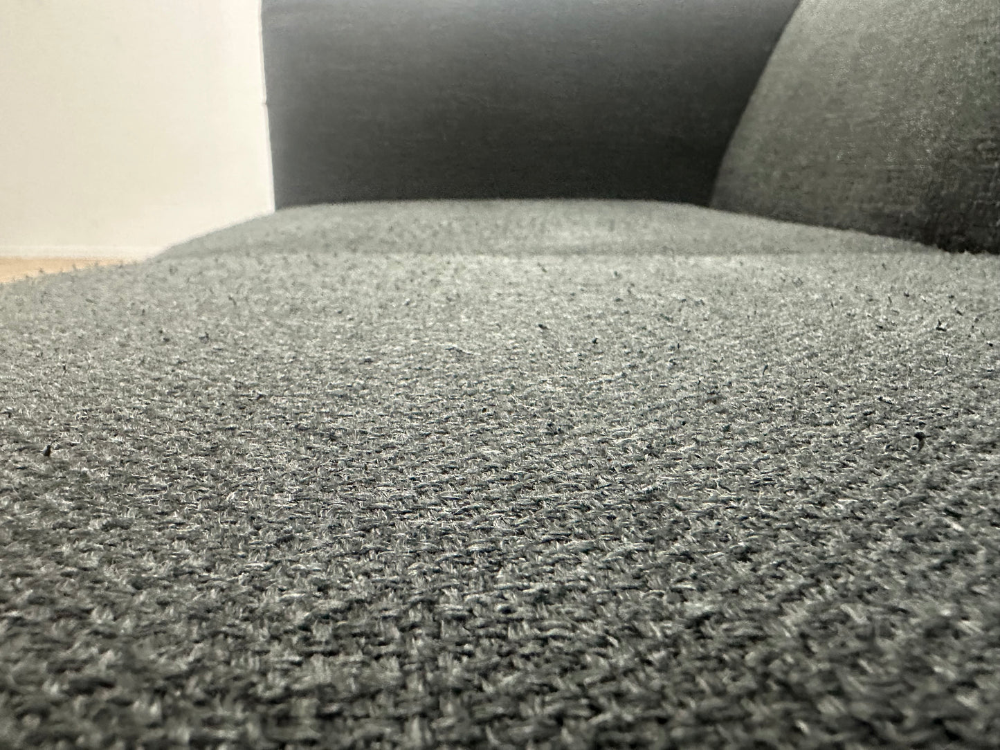 Antraciet 2-Zits Bank ~ Vaste Kussens