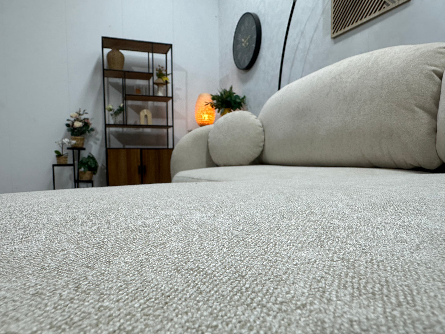 !Showroommodel! Witte/Crème Suède Stoffen Hoekbank