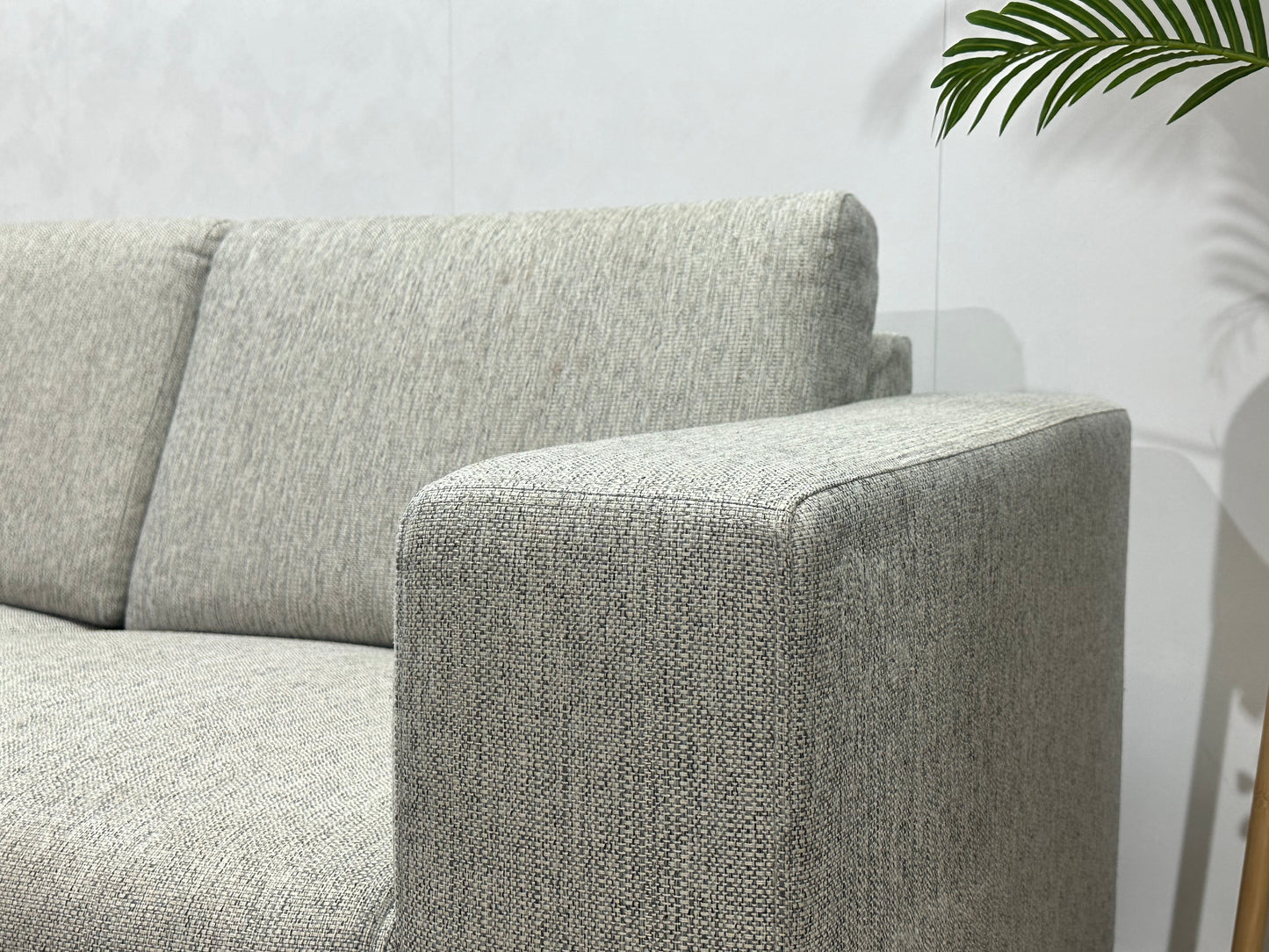 Licht Grijze Hoekbank ~ Losse Rugkussens Met Afneembare Hoezen