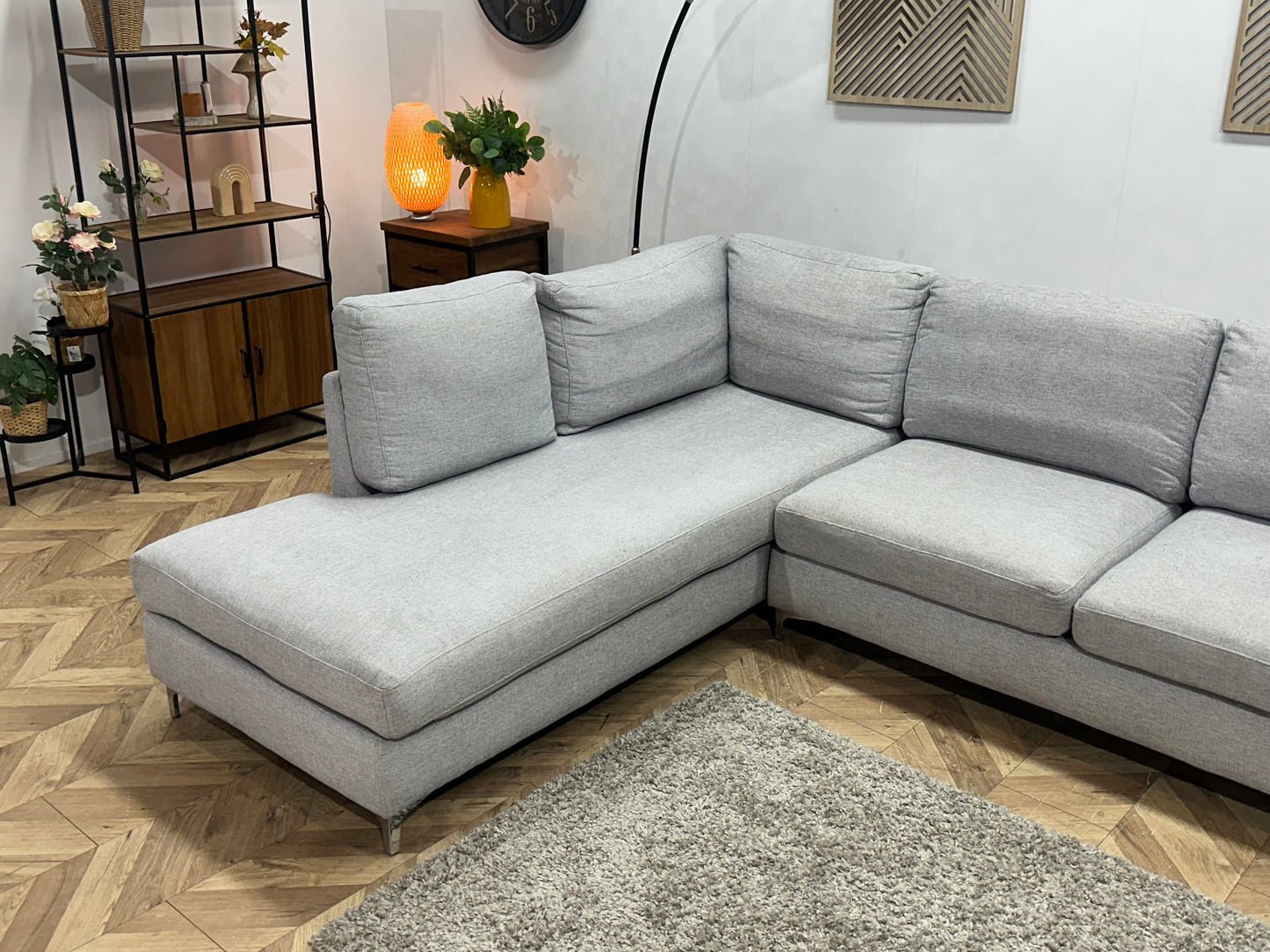 Licht Grijze Hoekbank ~ Losse Kussens Met Afneembare Hoezen