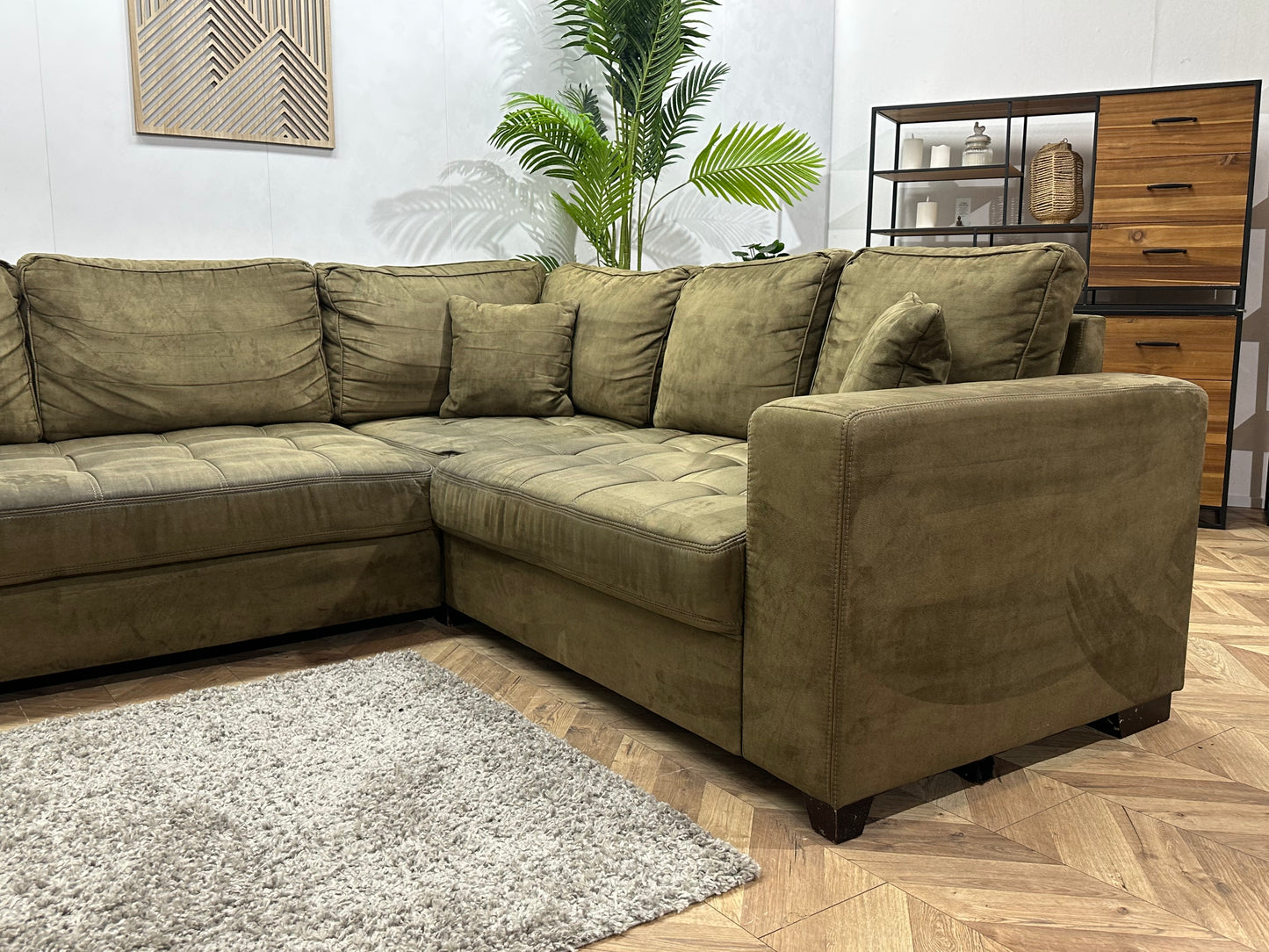 Donker Groene Suède Stoffen Hoekbank ~ Losse Rugkussens Met Afneembare Hoezen