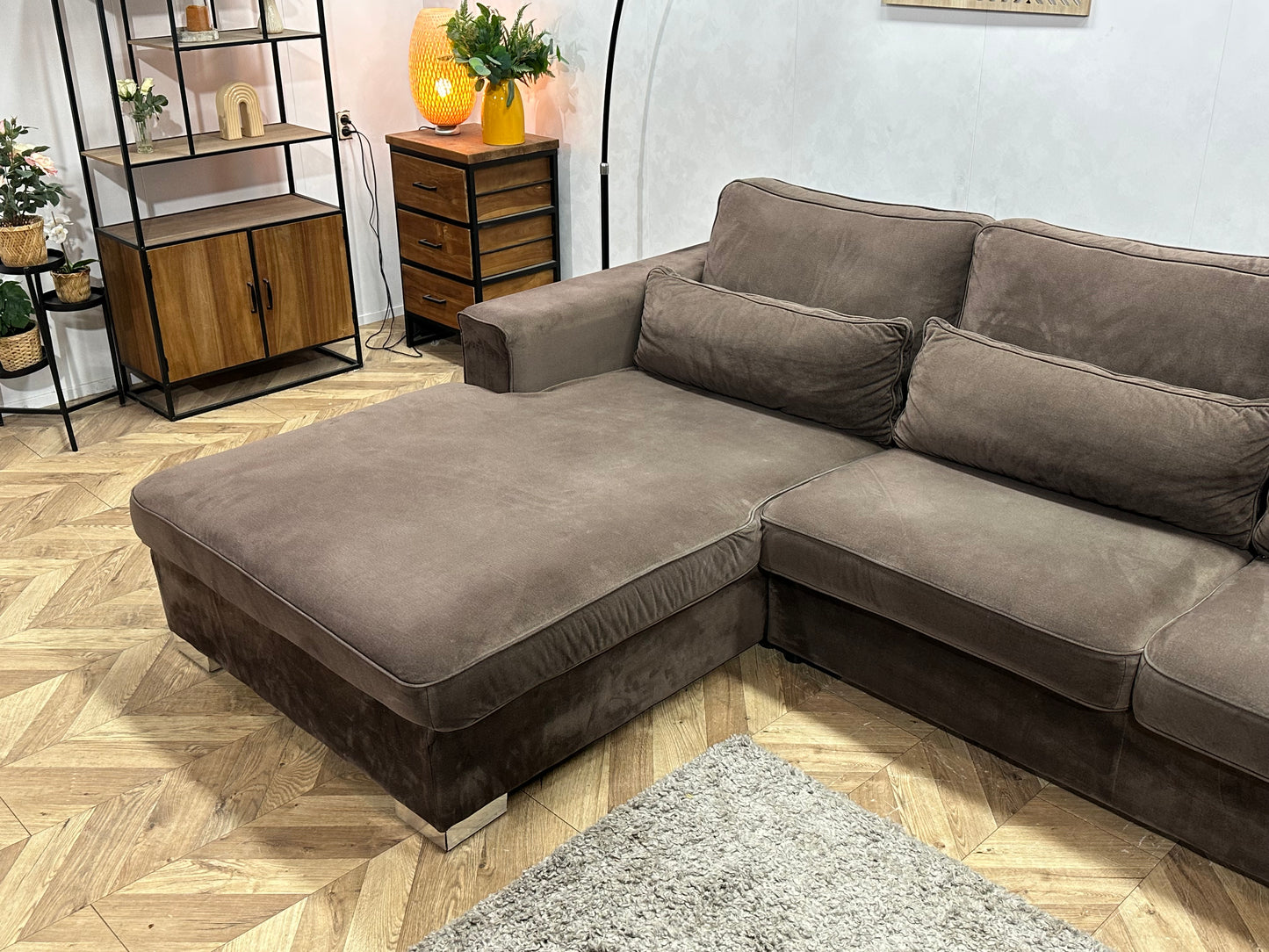 Bruine Velvet Hoekbank ~ Losse Kussens Met Afneembare Hoezen