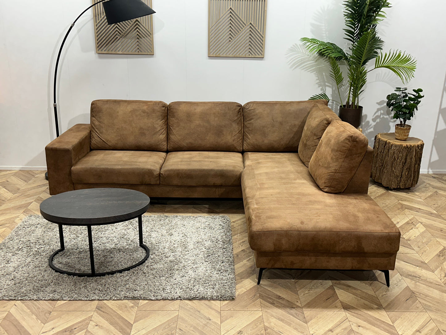 Cognac Bruine Suède Stoffen Hoekbank ~ Losse Rugkussens Met Afneembare Hoezen