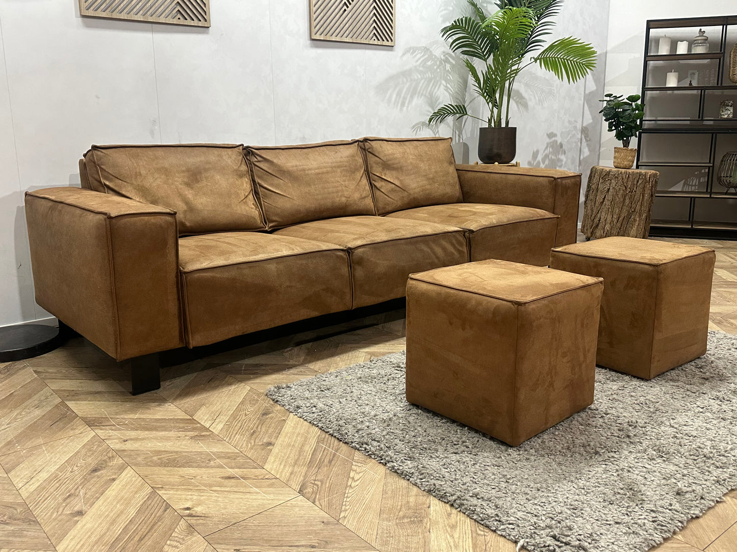 Cognac Bruine Suède Stoffen 3-Zits Bank Inc Hockers ~ Losse Rugkussens Met Afneembare Hoezen