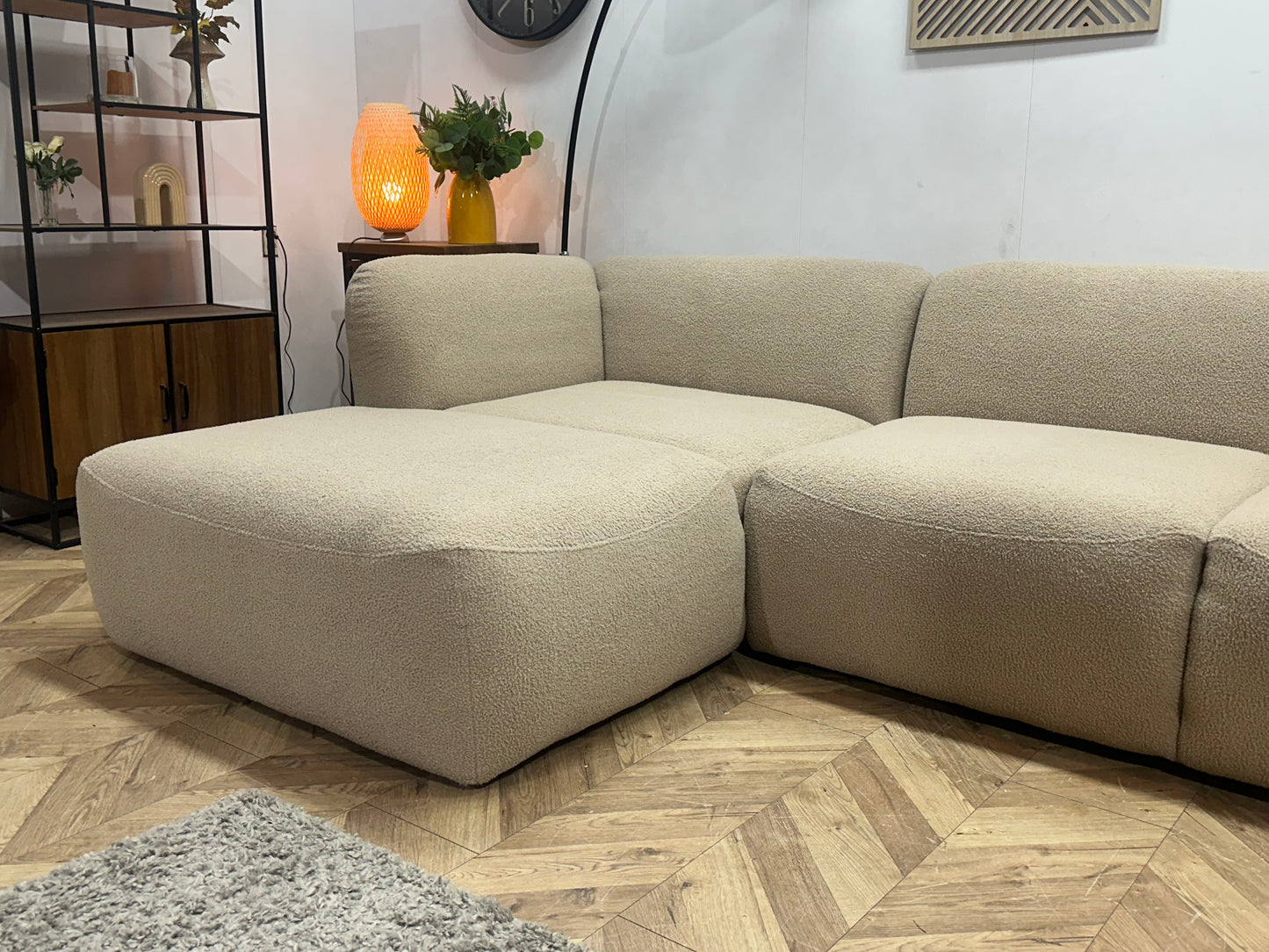 !Showroommodel! Beige Bouclé Stoffen U Bank