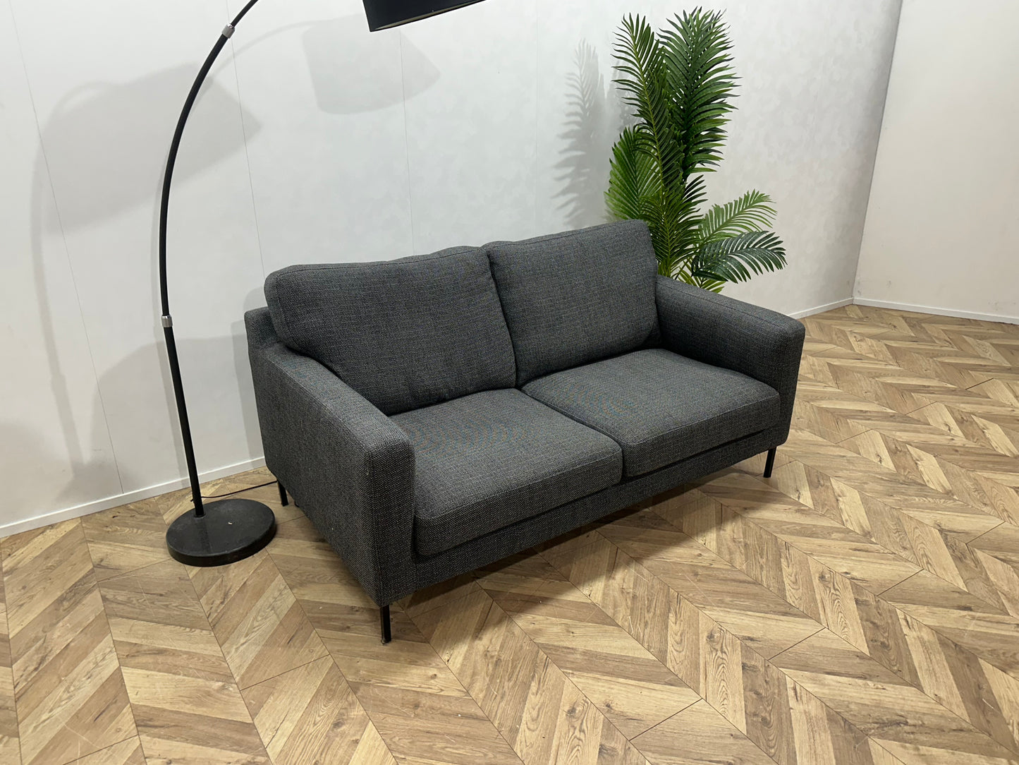 Grijze 2.5-Zits Bank Inc Hocker ~ Losse Kussens Met Afneembare Hoezen