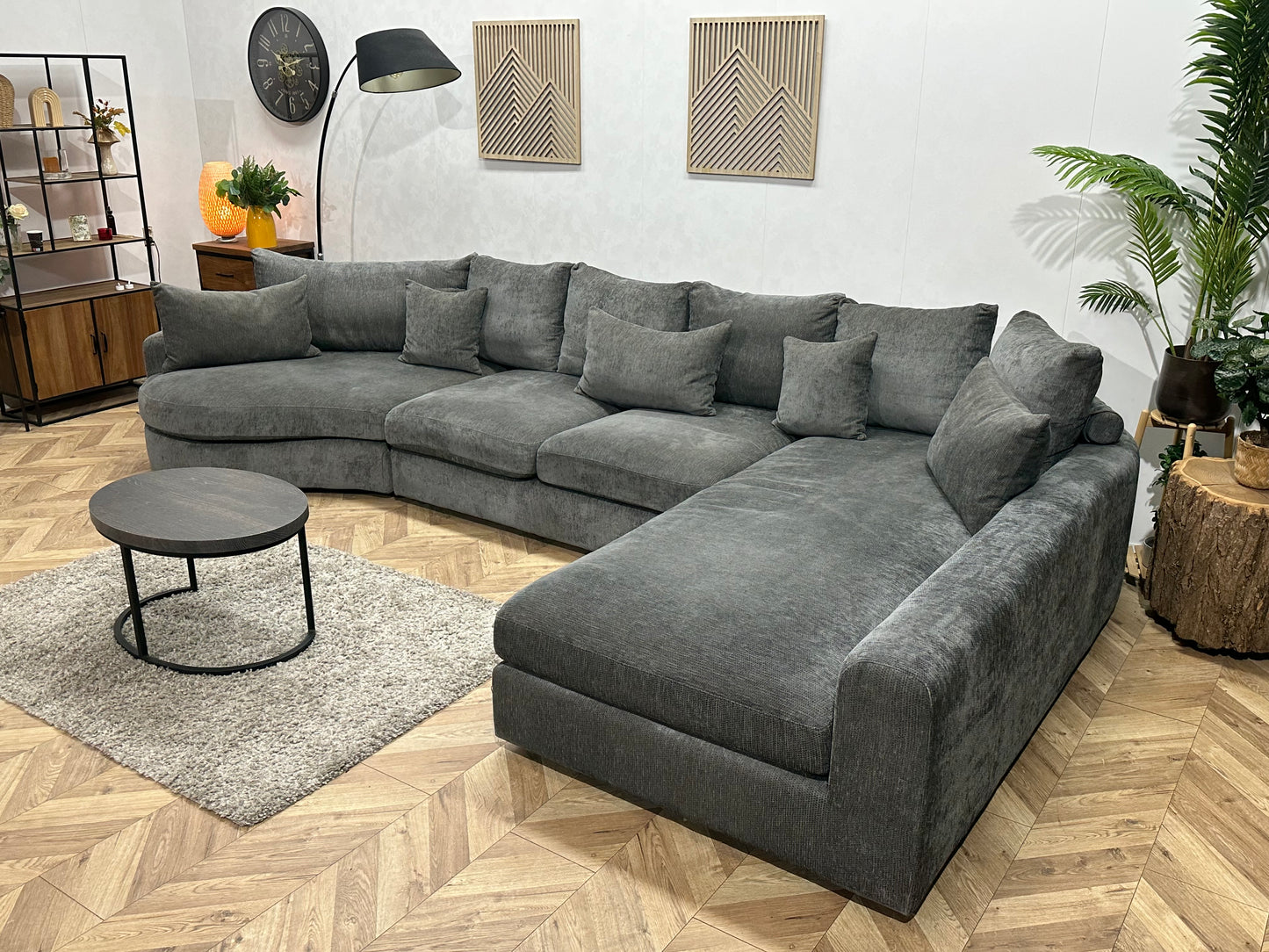 Grijze Ruime Hoekbank ~ Losse Kussens Met Afneembare Hoezen