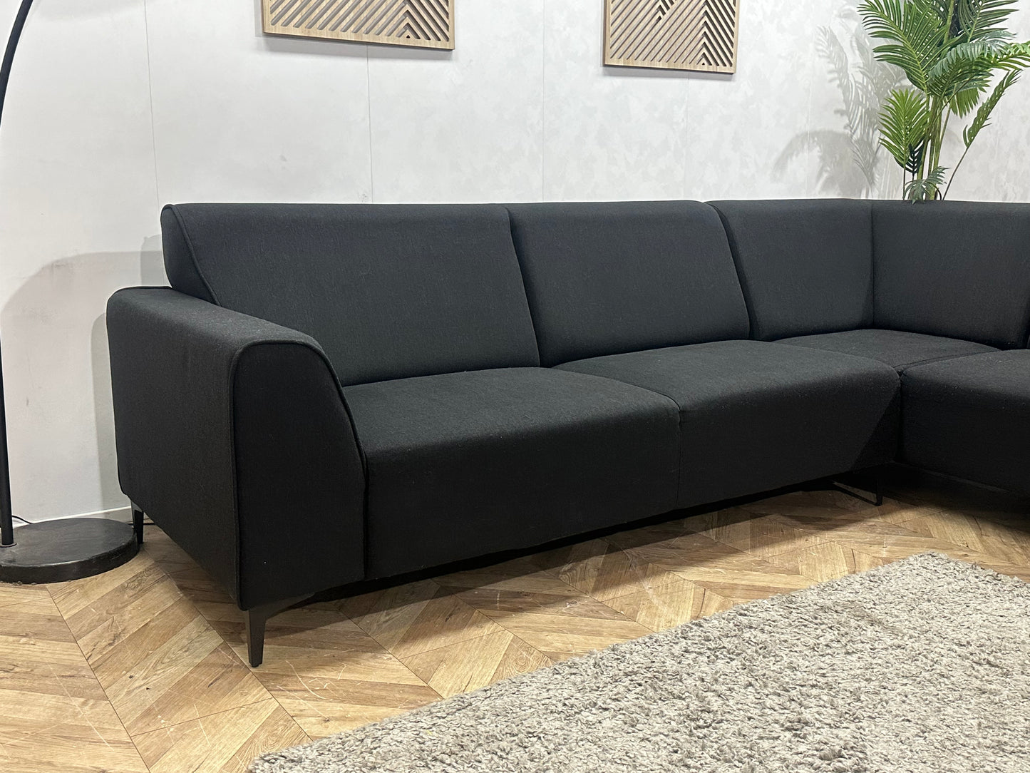 Zwarte Hoekbank ~ Vaste Kussens