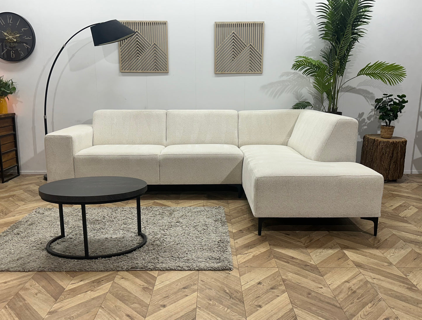 Witte Bouclé Stoffen Hoekbank ~ Vaste Kussens