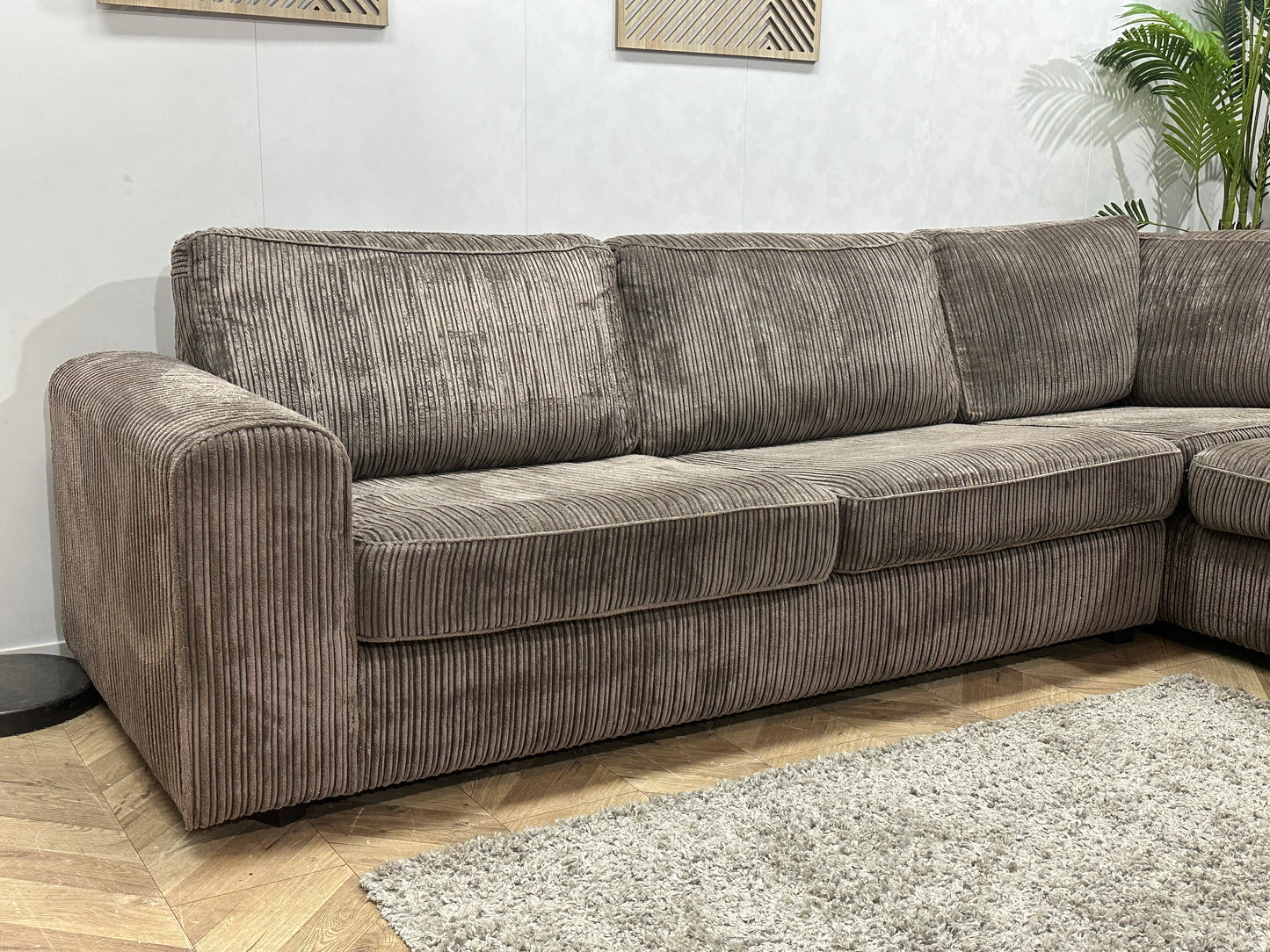 Taupe Ribstof Hoekbank ~ Losse Kussens Met Afneembare Hoezen