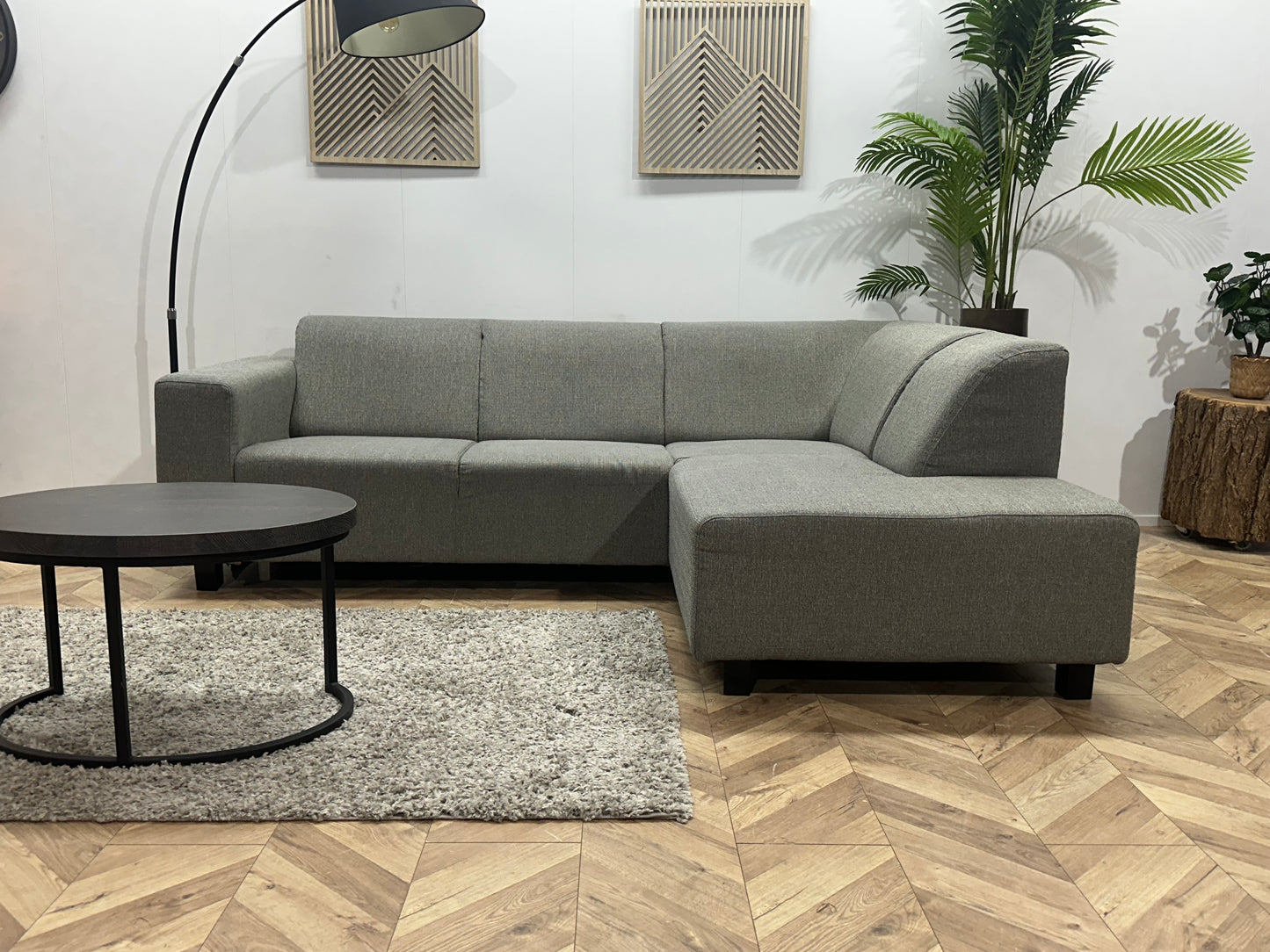 Licht Grijze Hoekbank ~ Vaste Kussens