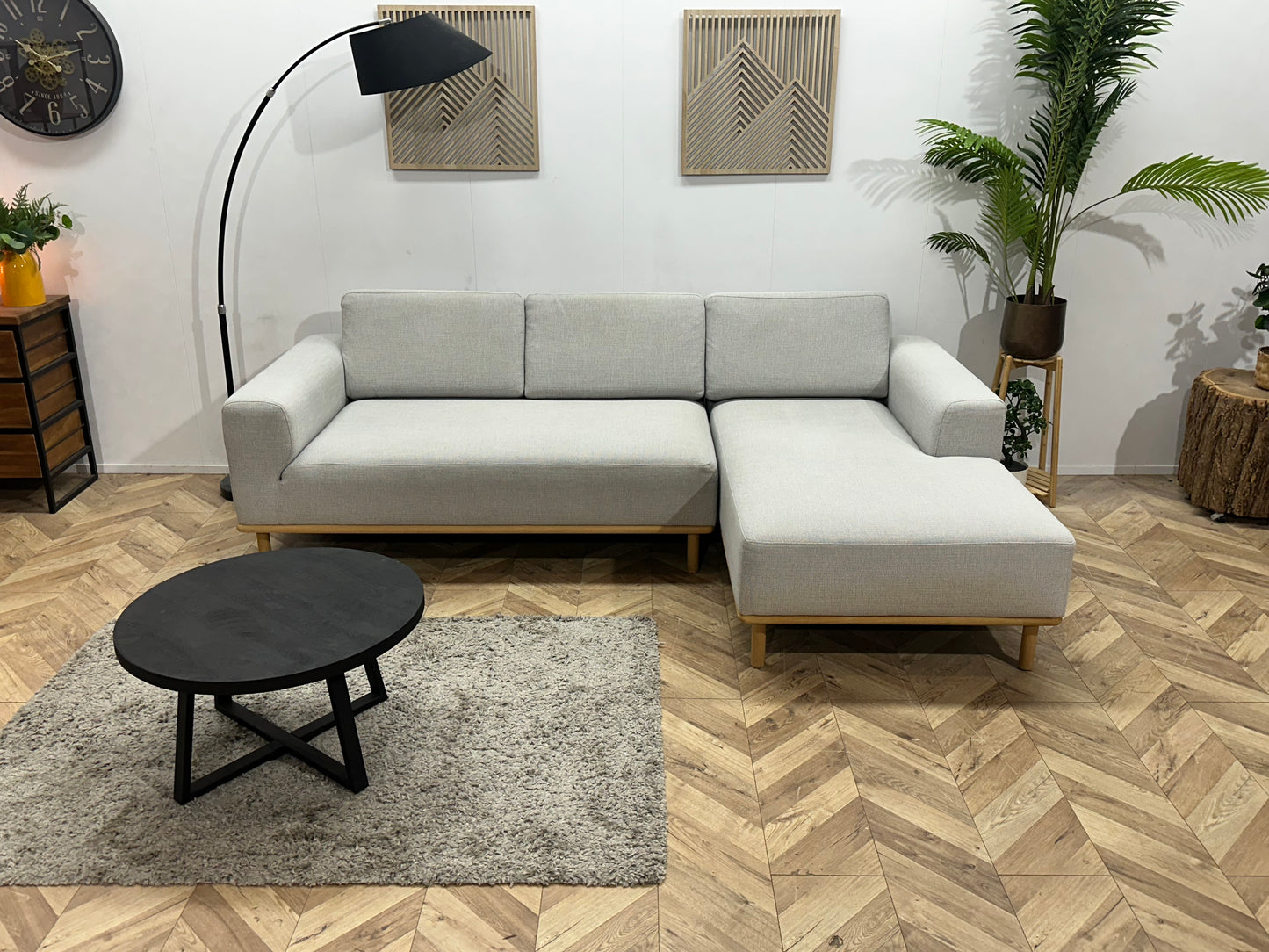 Licht Grijze Hoekbank ~ Losse Rugkussens Met Afneembare Hoezen