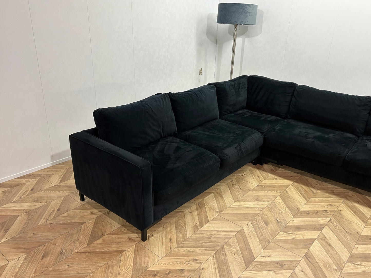 Zwarte Velvet Hoekbank ~ Losse Kussens Met Afneembare Hoezen