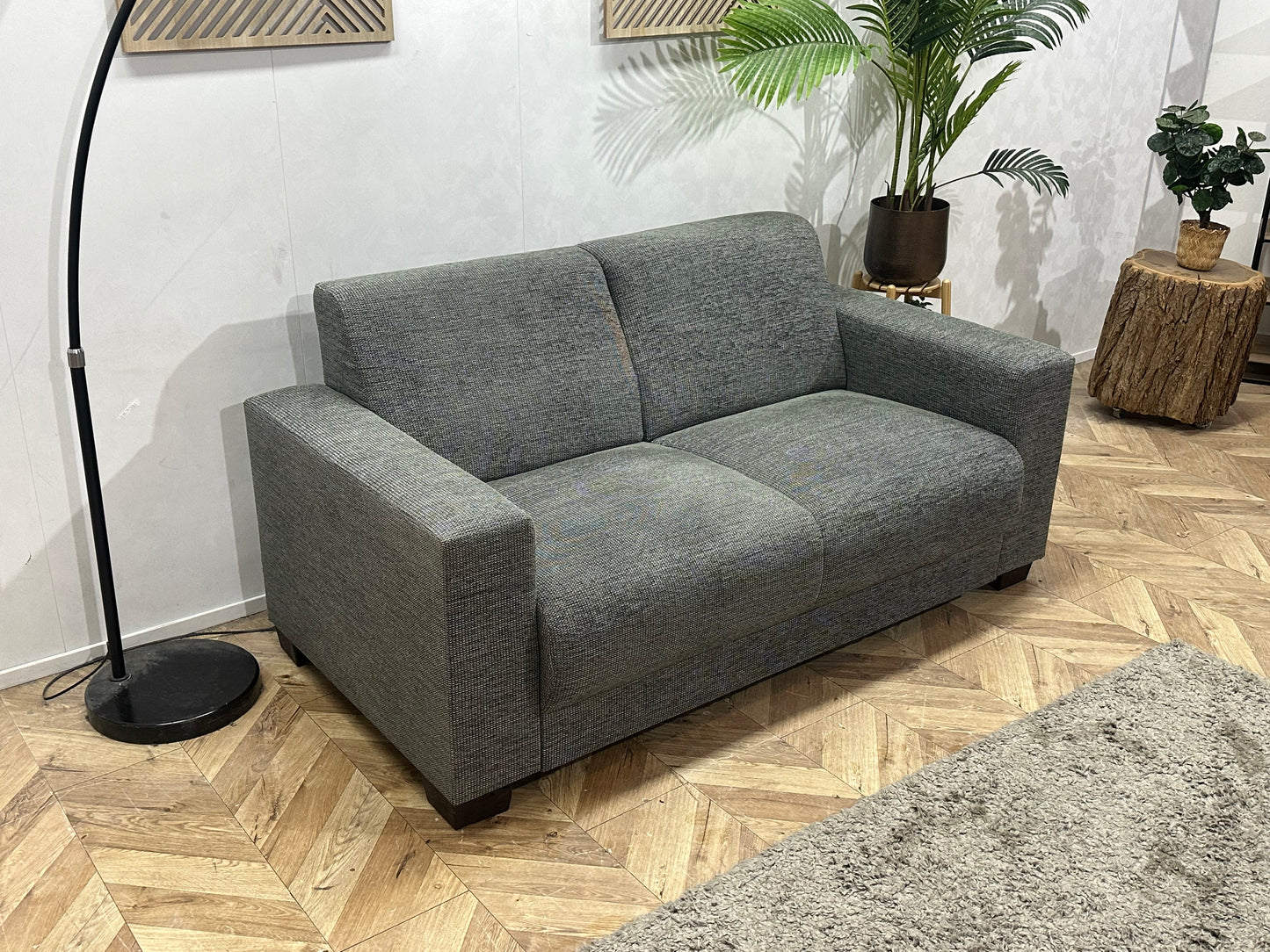 Grijze 2.5-Zits Bank ~ Vaste Kussens