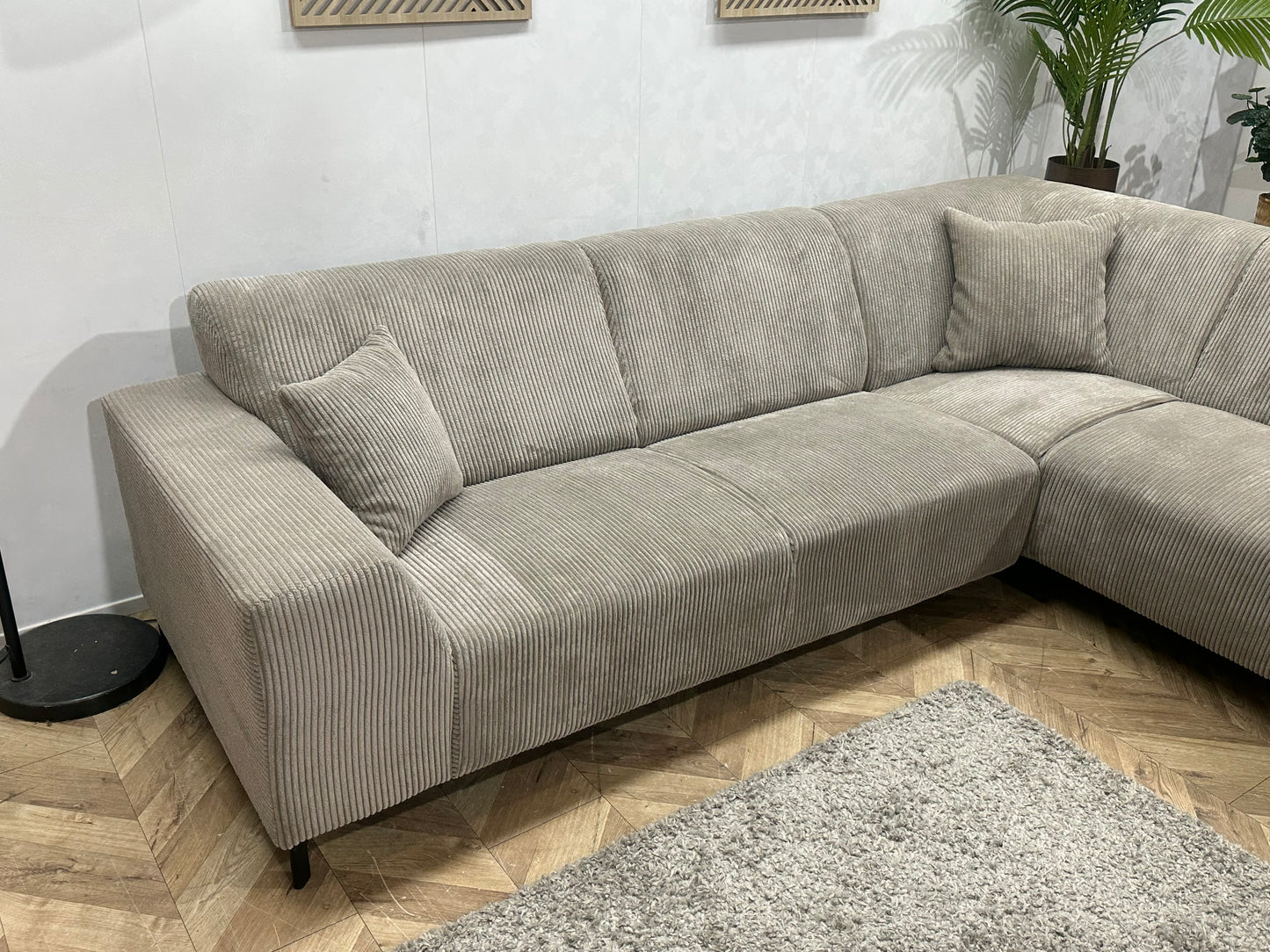 !Showroommodel! Licht Bruine Ribstof Hoekbank