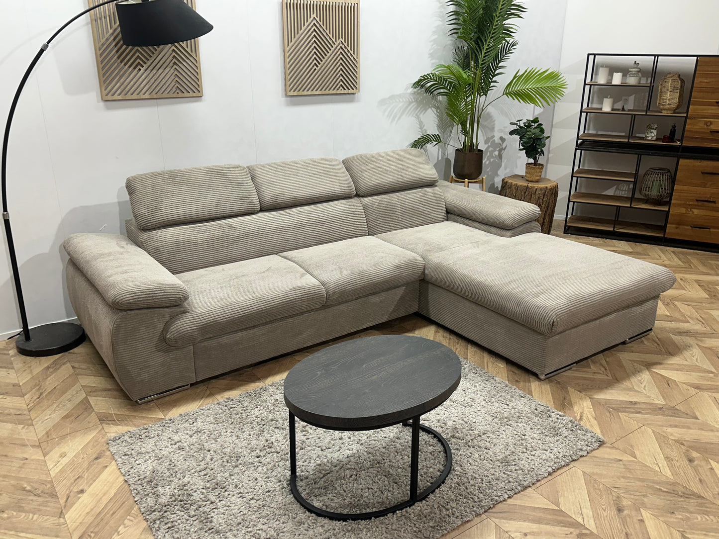 !Showroommodel! Licht Bruine Ribstof Hoekbank ~ Verstelbare Hoofdsteunen