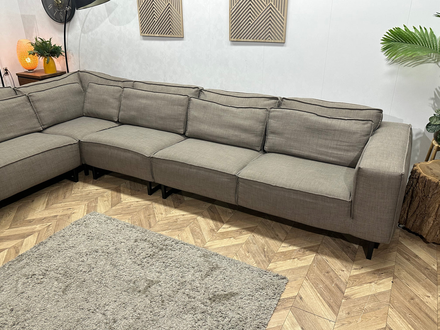 Taupe Ruime Hoekbank Inc Hocker ~ Meerdere Opstellingen
