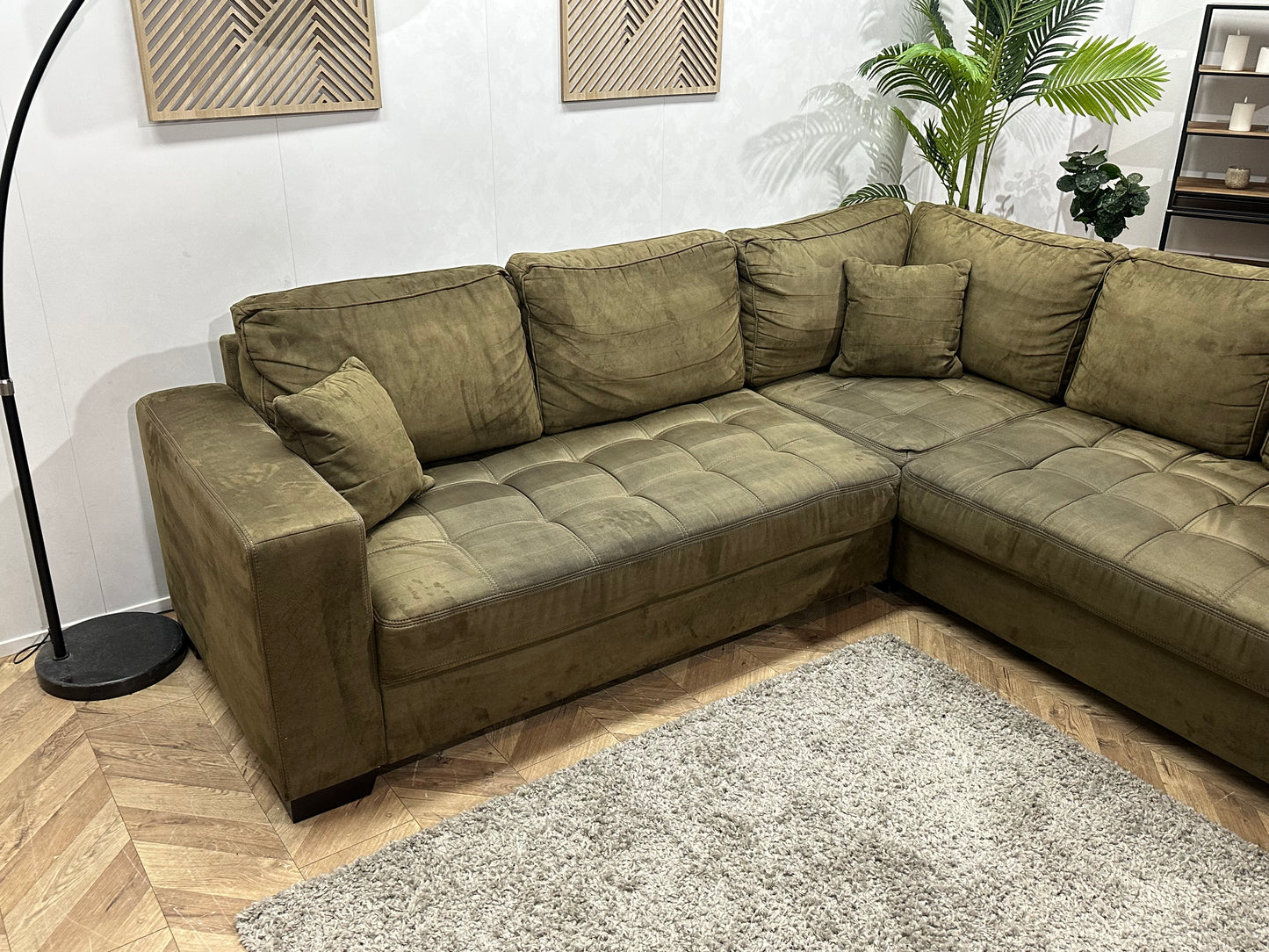 Donker Groene Suède Stoffen Hoekbank ~ Losse Rugkussens Met Afneembare Hoezen