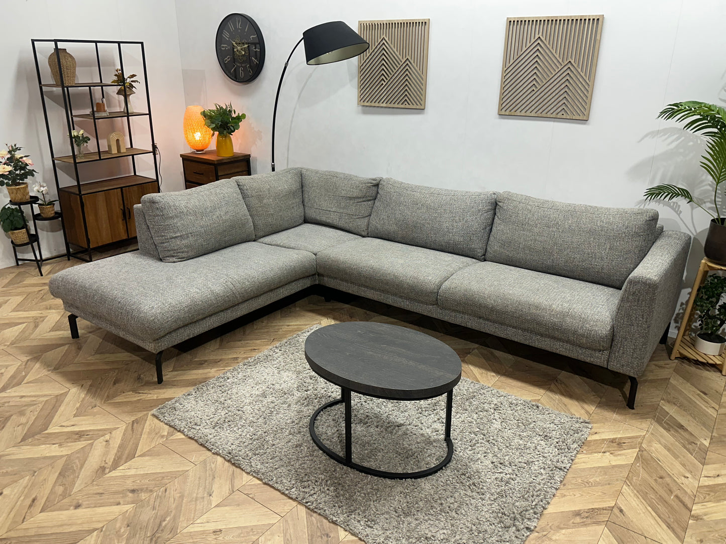 Grijze Hoekbank ~ Losse Rugkussens Met Afneembare Hoezen