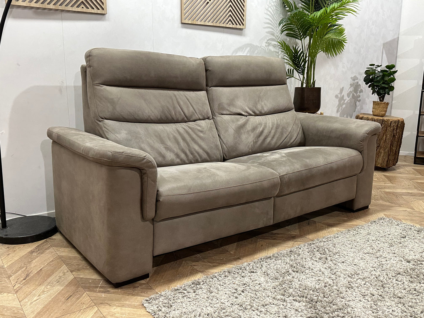 Grijze Suède Stoffen 2.5-Zits Bank ~ Vaste Kussens