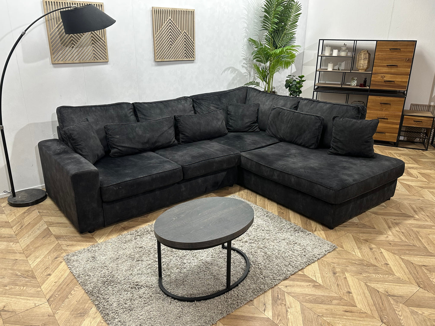 Zwarte Velvet Hoekbank ~ Losse Kussens Met Afneembare Hoezen