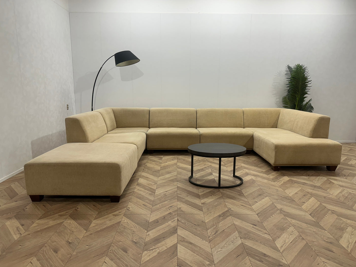 Montèl Beige Ruime U Bank ~ Vaste Kussens