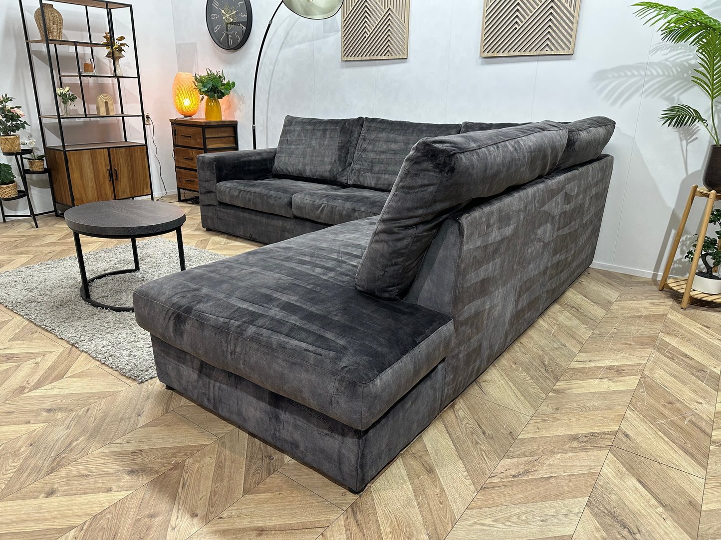 Zwarte Velvet Hoekbank ~ Losse Kussens Met Afneembare Hoezen