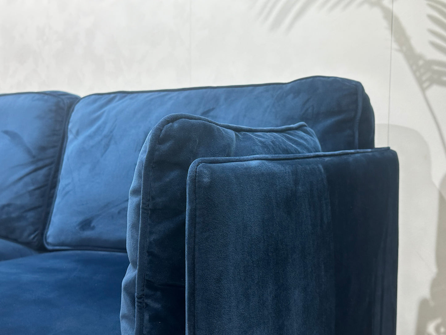 Blauwe Velvet Hoekbank ~ Losse Kussens Met Afneembare Hoezen