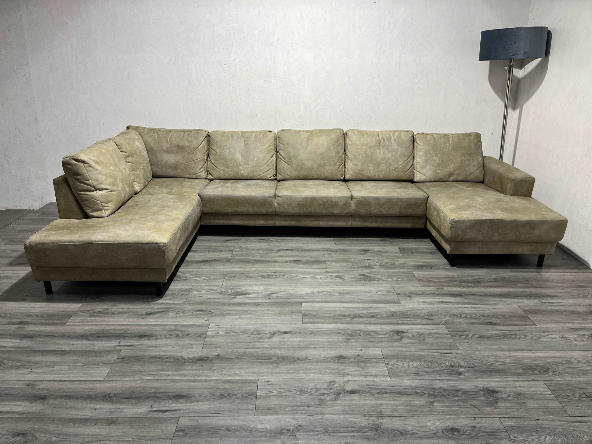 Ruime Beige U Bank
