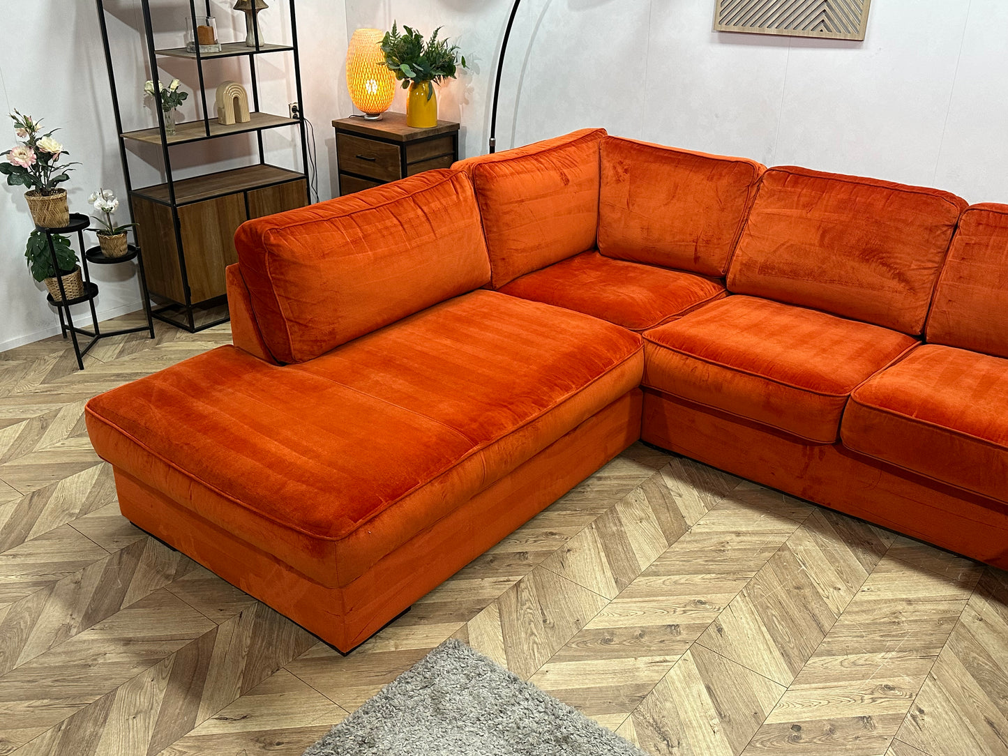 Oranje/Rode Velvet U Bank ~ Losse Kussens Met Afneembare Hoezen