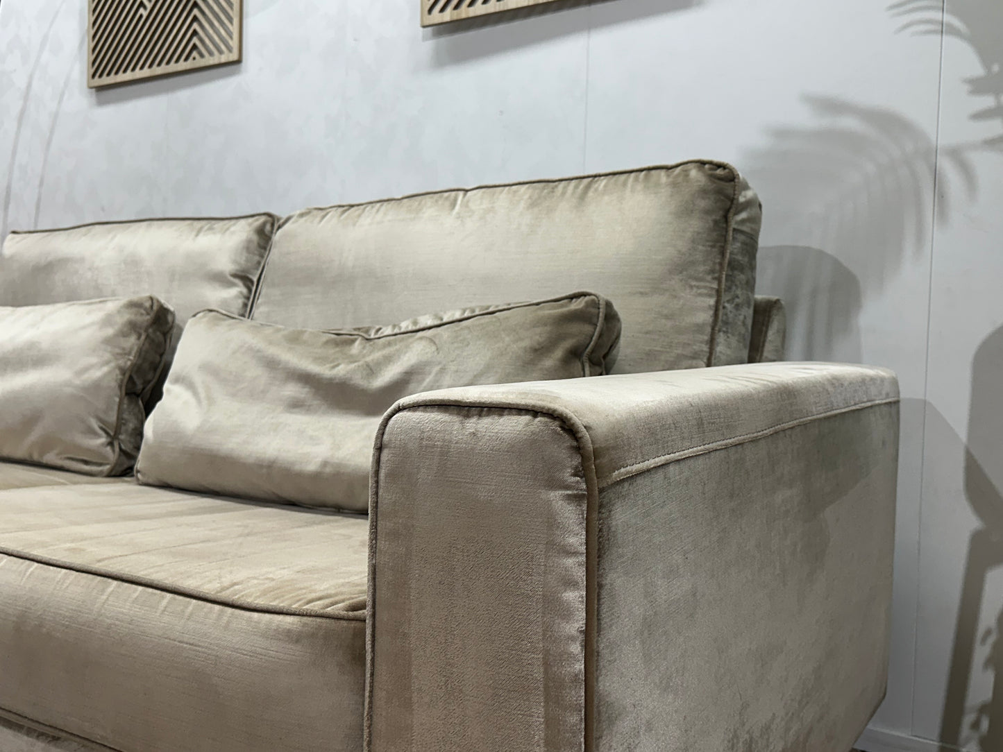 Licht Grijze / Beige Velvet 2.5-Zits Bank ~ Losse Kussens Met Afneembare Hoezen