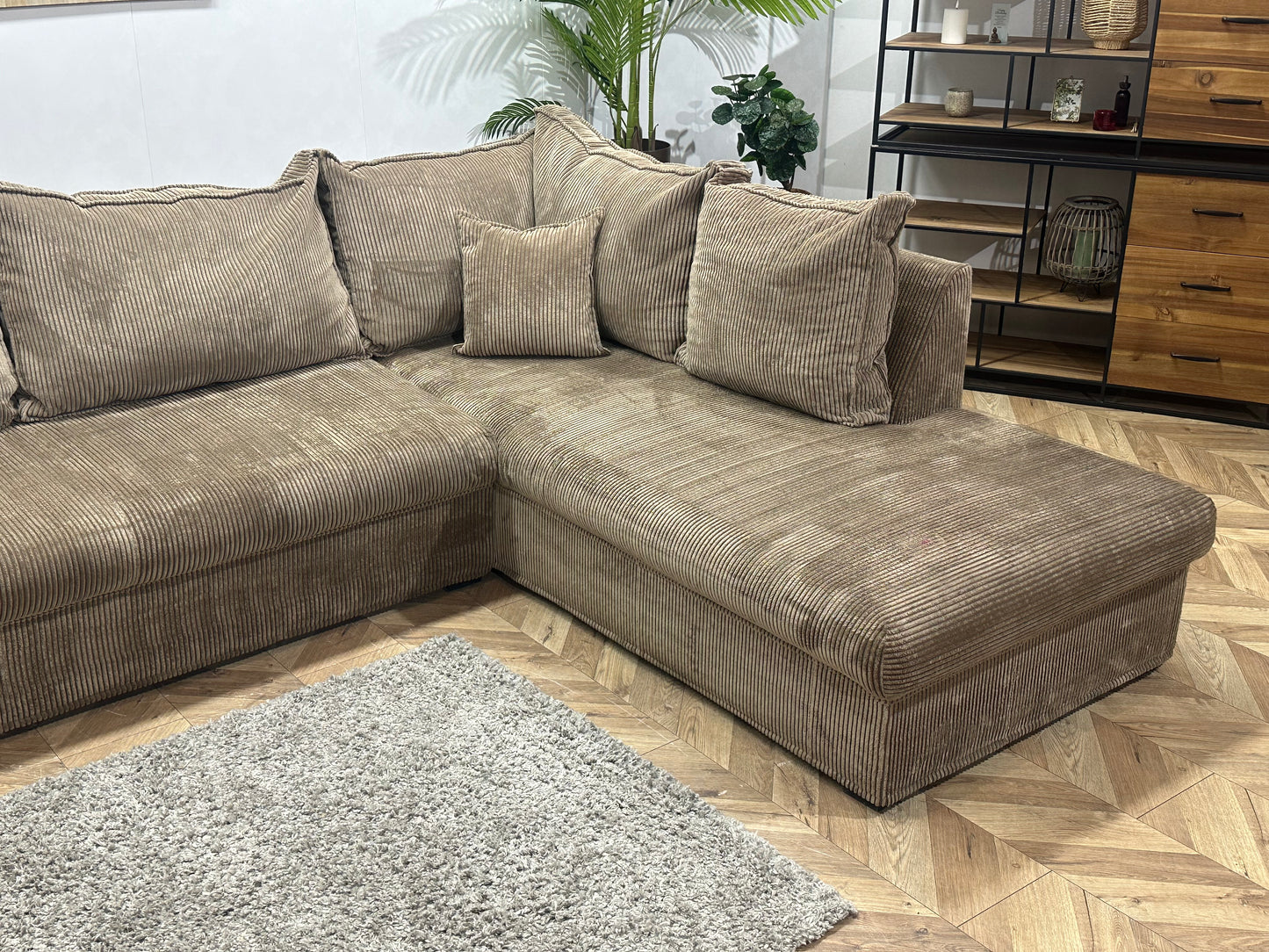 Bruine Ribstof Hoekbank ~ Losse Kussens Met Afneembare Hoezen