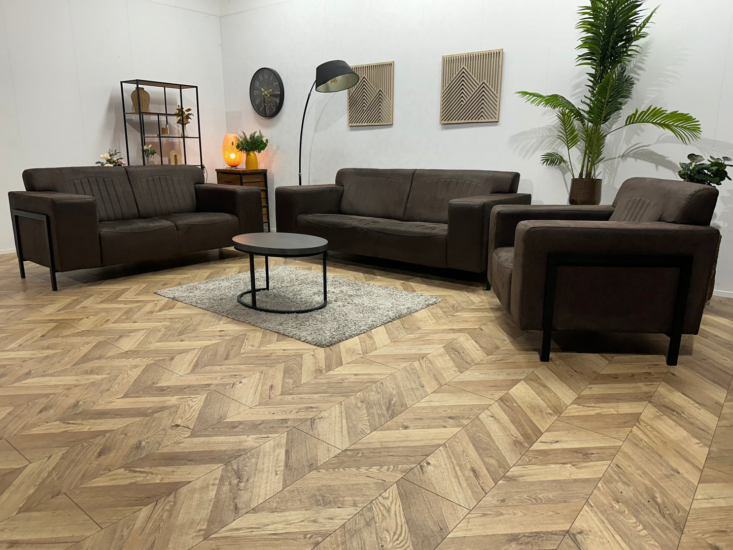 Bruine Suède Stoffen Banken Set Inc Fauteuil ~ Vaste Kussens