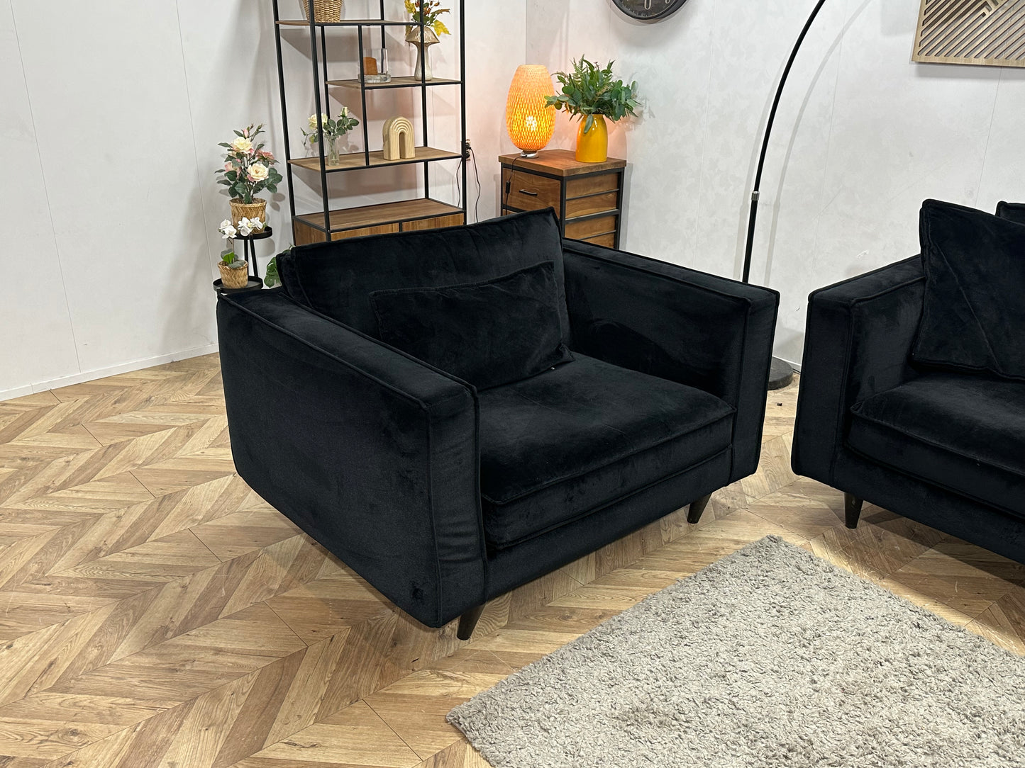 Goossens Zwarte Velvet Banken Set ~ Losse Kussens Met Afneembare Hoezen