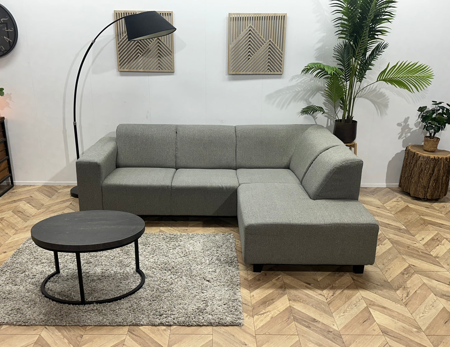 Licht Grijze Hoekbank ~ Vaste Kussens