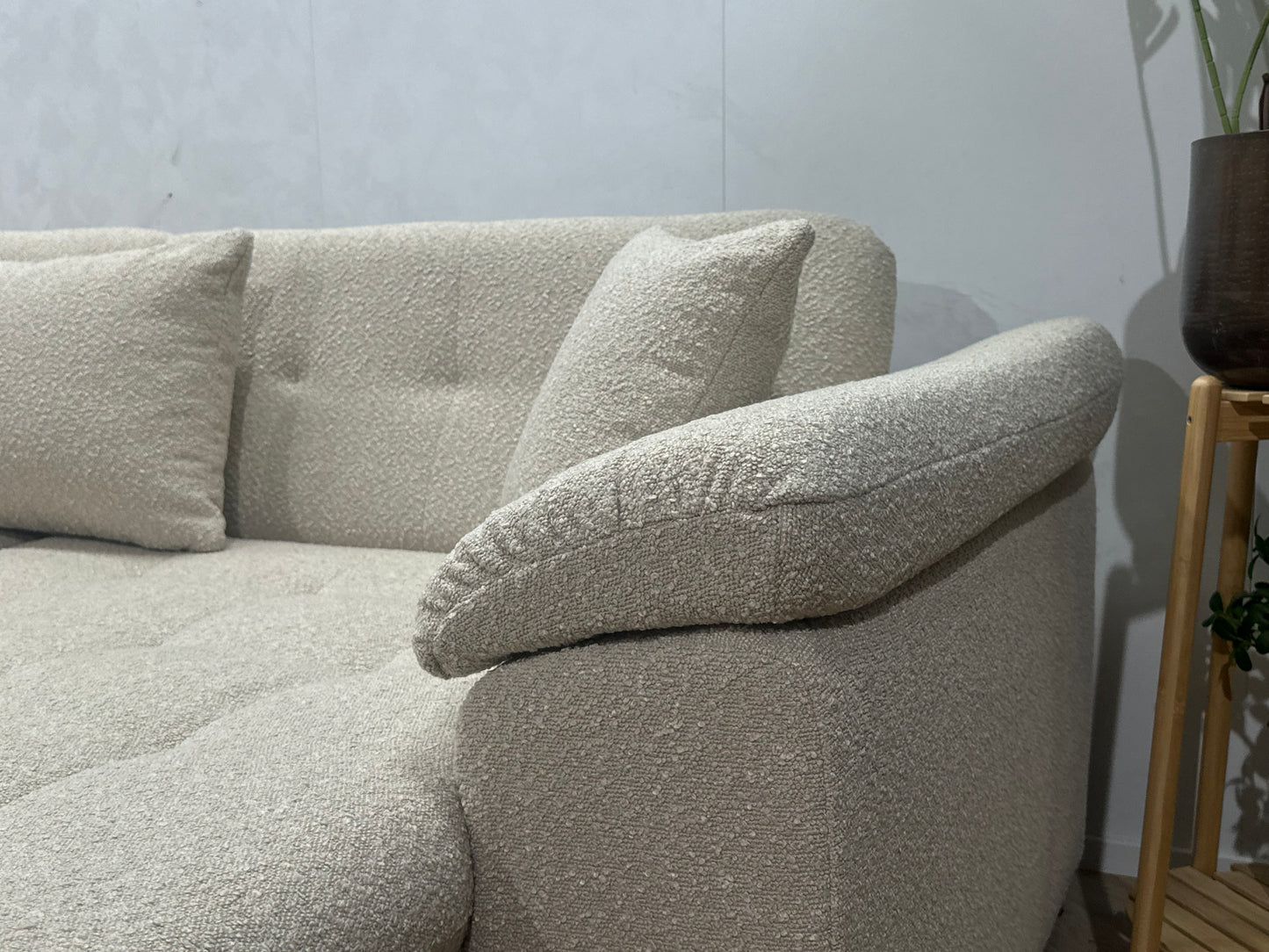 !Showroommodel! Witte/Crème Bouclé Stoffen U Bank