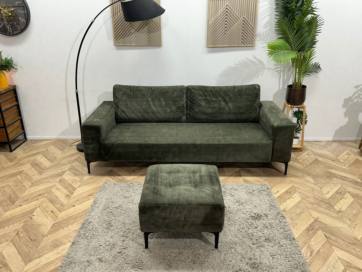 Groene Velvet 2.5-Zits Bank Inc Hocker ~ Losse Rugkussens Met Afneembare Hoezen