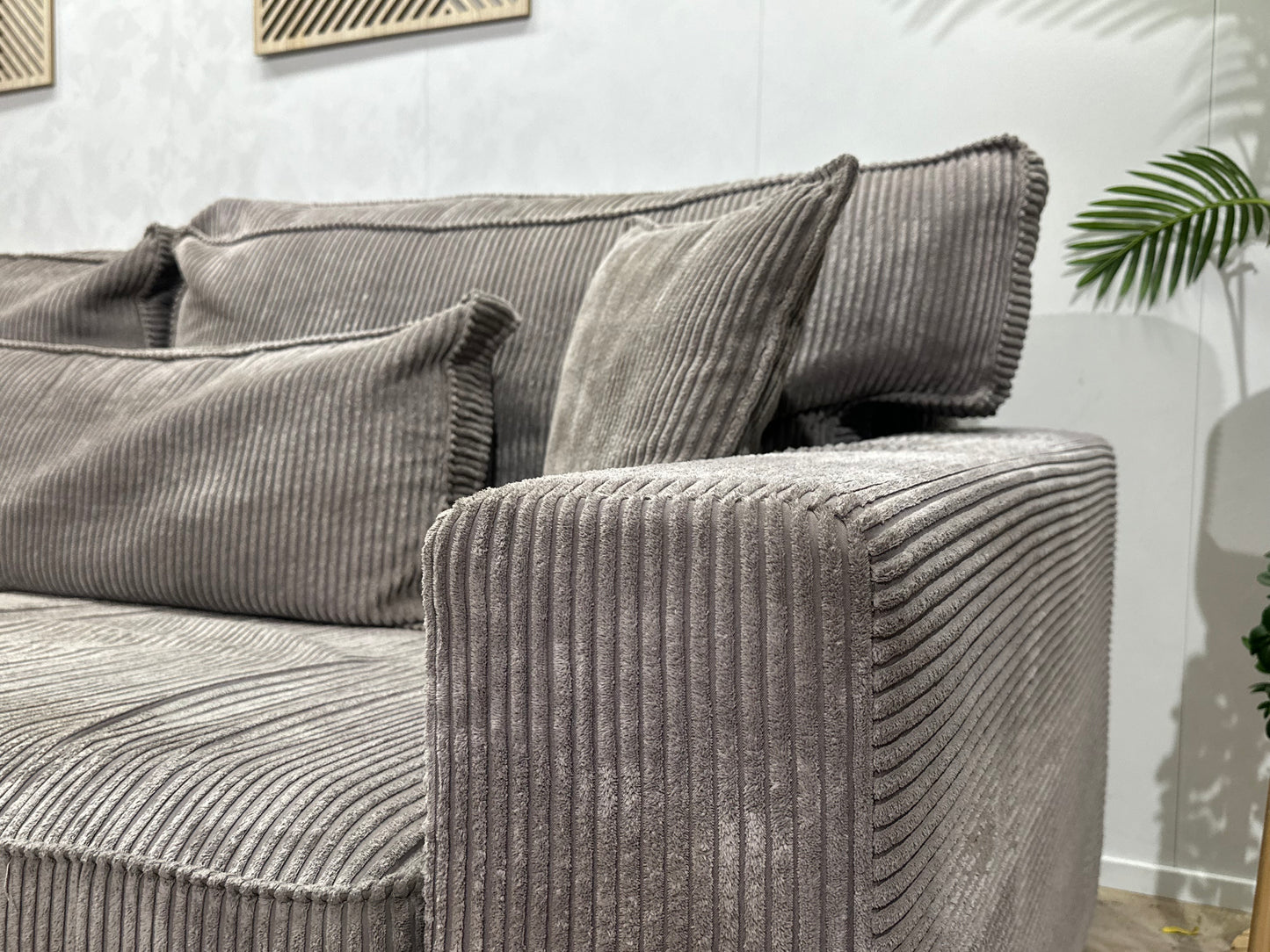 Grijze Ribstof Hoekbank Inc Hocker ~ Losse Kussens Met Afneembare Hoezen